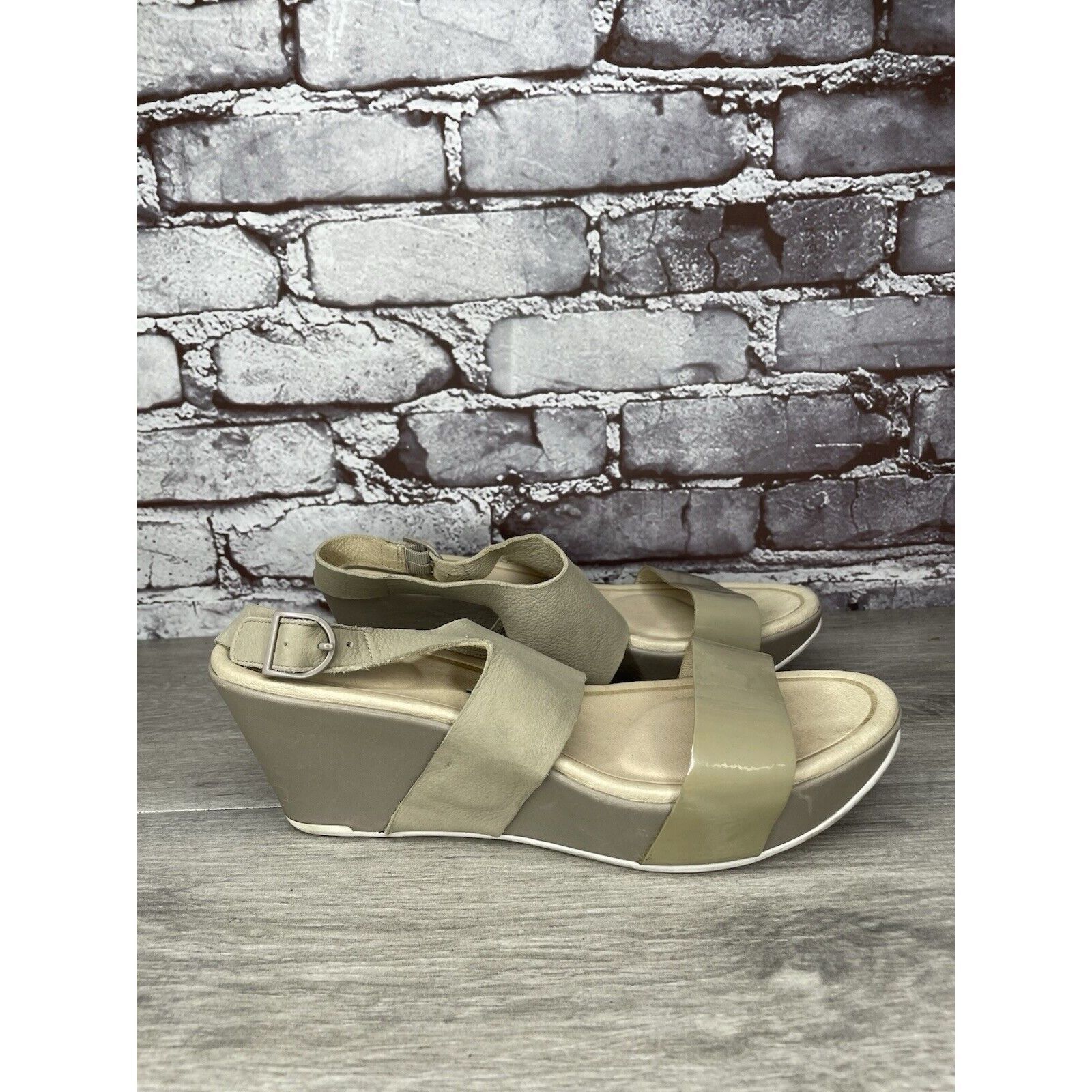 TSUBO TSUBO Taupe Soft Leather Patent Open Toe Strap Wedge Sandals Size US 8.5 / IT 38.5 - 10 Thumbnail