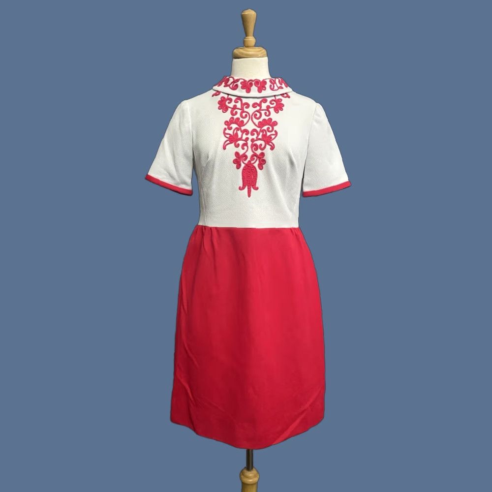 Vintage VINTAGE Edith Flagg Dress Crimplene MOD MCM Embroidered White/Pink Women's M Size S / US 4 / IT 40 - 1 Thumbnail