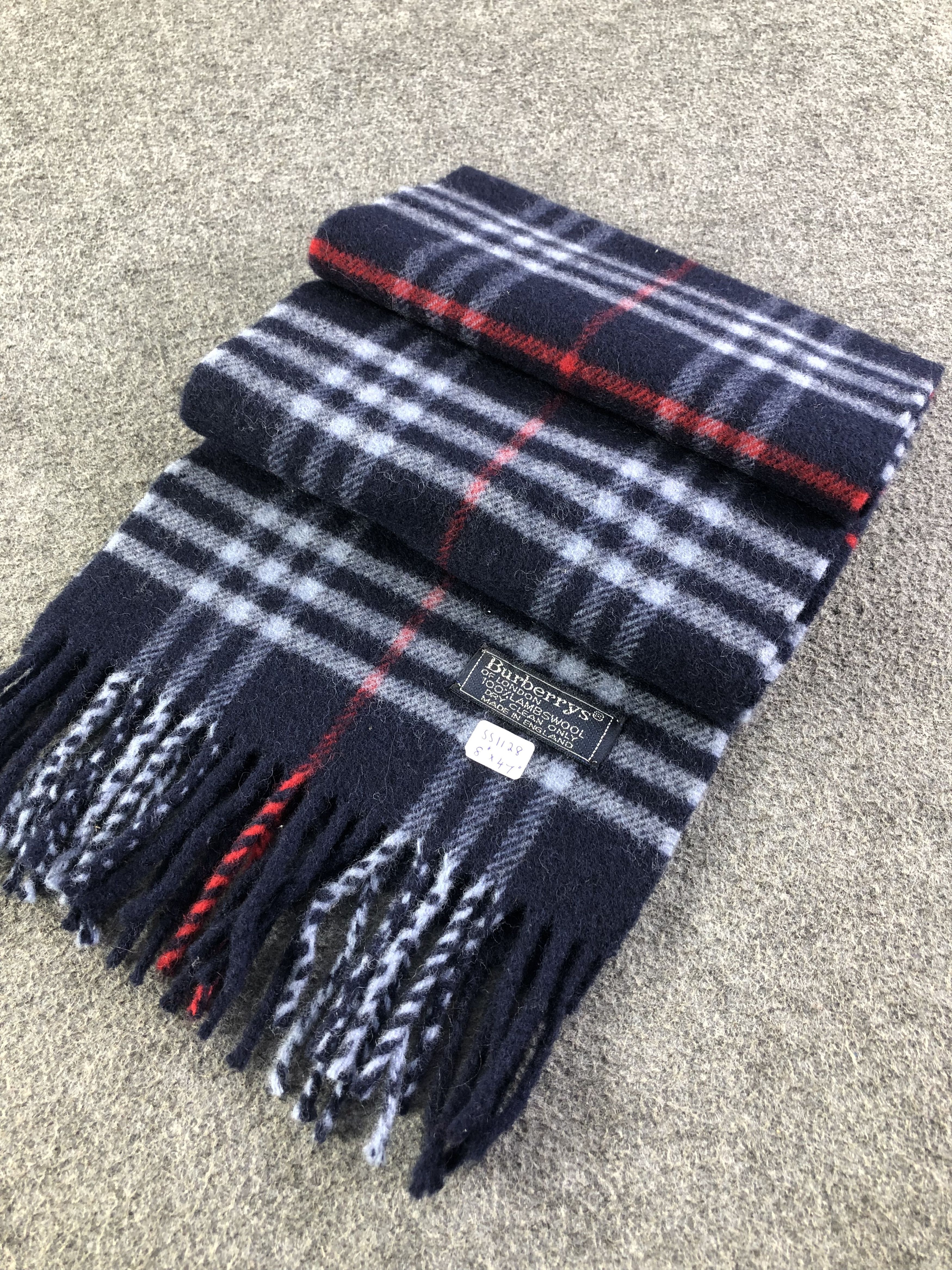Burberry Burberry Scarf / Muffler / Neckwear Size ONE SIZE - 2 Thumbnail