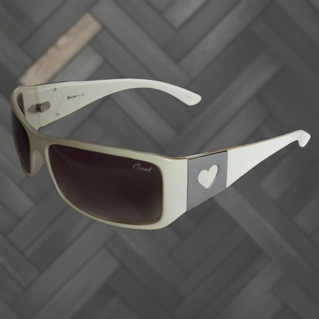 Vintage VINTAGE Crush Women's Sunglasses Fortress Fairy Tale Heart White Small Scratches Size ONE SIZE - 1 Thumbnail