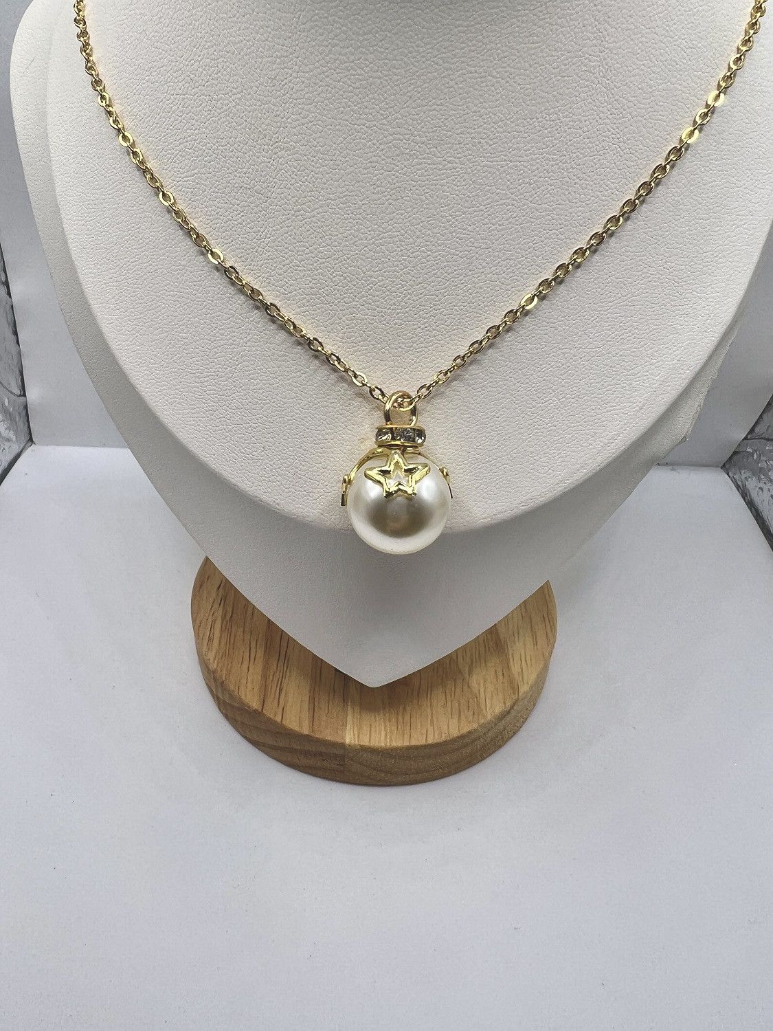 Handmade White Pearl bead Gold Star Necklace with Czs Size ONE SIZE - 3 Thumbnail