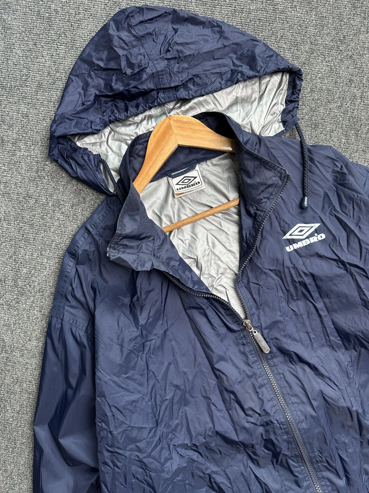 Umbro Vintage UMBRO Big Logo Soccer Navy Jacket Men’s size M Size US M / EU 48-50 / 2 - 4 Thumbnail