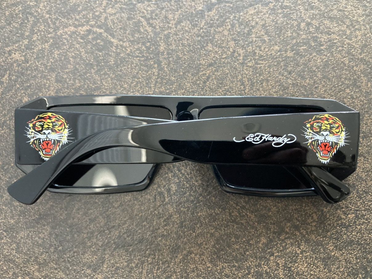 Ed Hardy ED HARDY RECTANGULAR SUNGLASSES LOUD TIGER DAGGERS TATTOO Size ONE SIZE - 7 Thumbnail