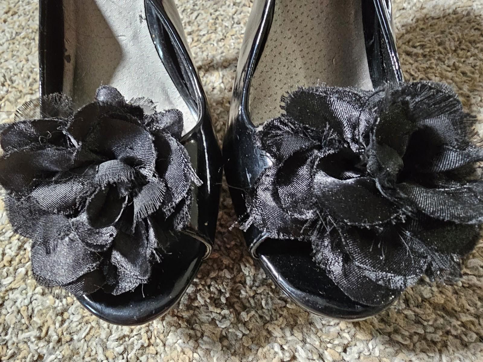 Designer g by guess heels black Flower 8.5M Size US 8.5 / IT 38.5 - 4 Thumbnail