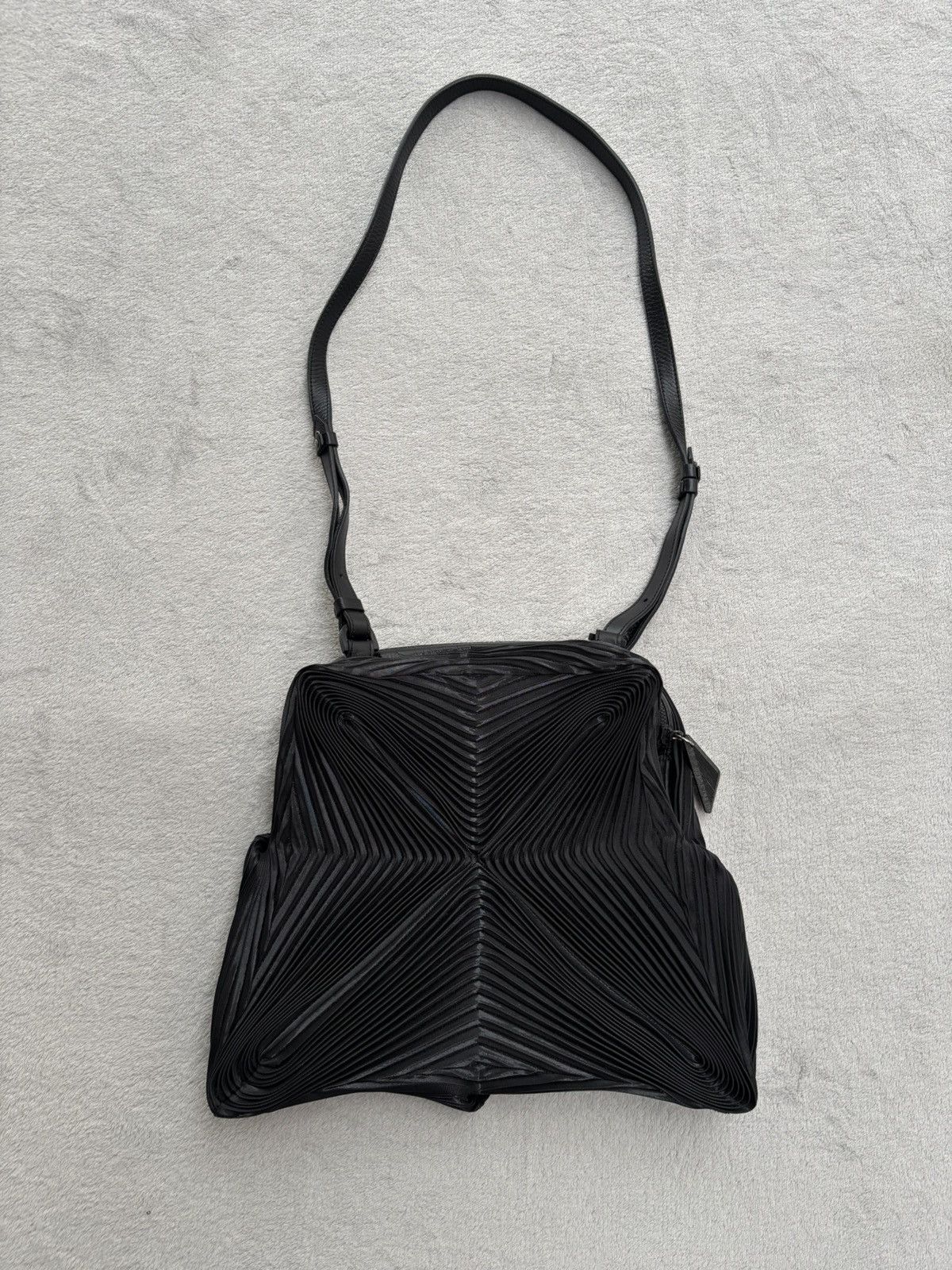 Issey Miyake Issey Miyake Meteorite Sling Bag Size ONE SIZE - 5 Thumbnail