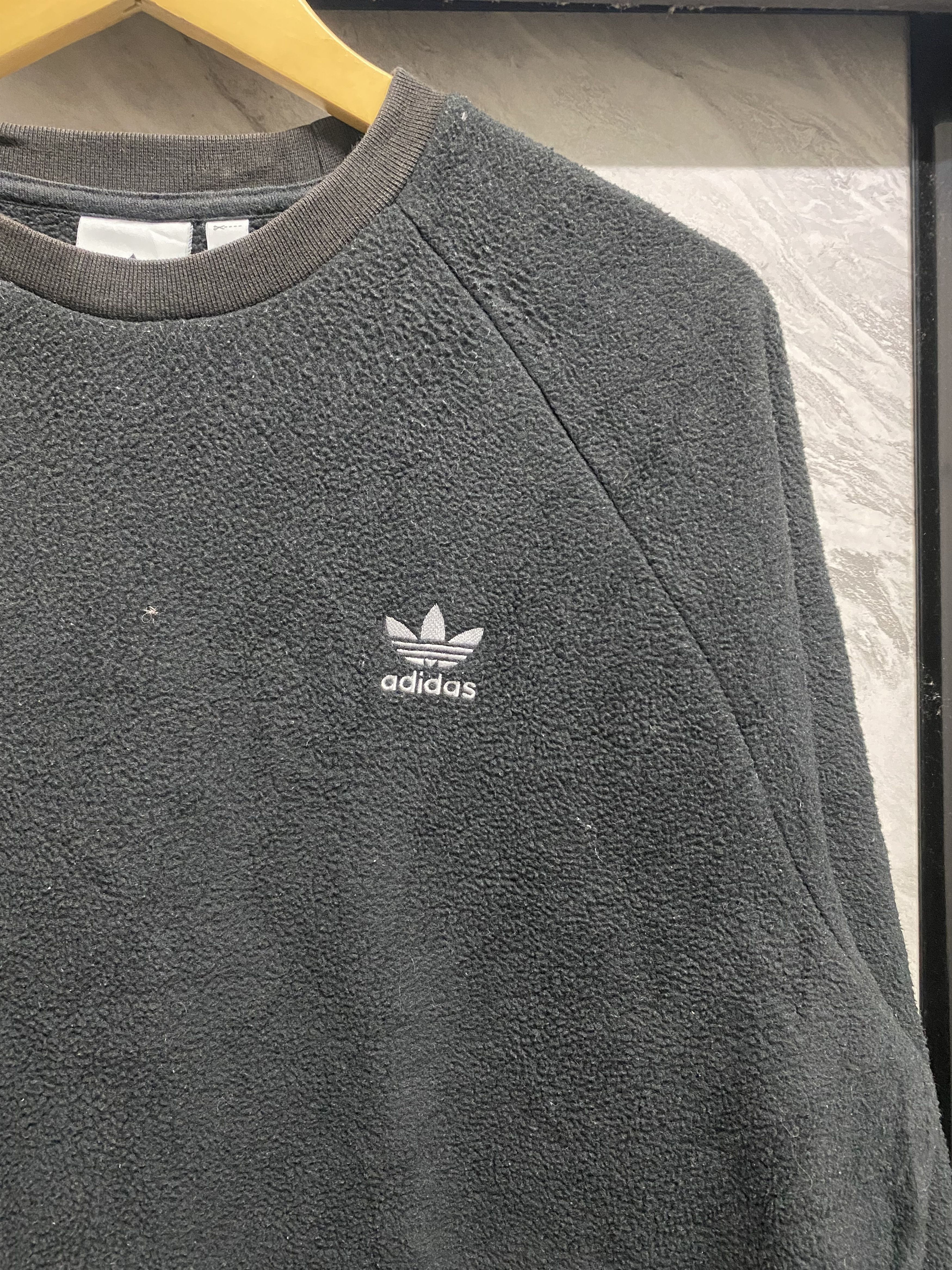 Adidas Adidas Fleece Trefoil Big Logo Shirts Size US L / EU 52-54 / 3 - 5 Thumbnail
