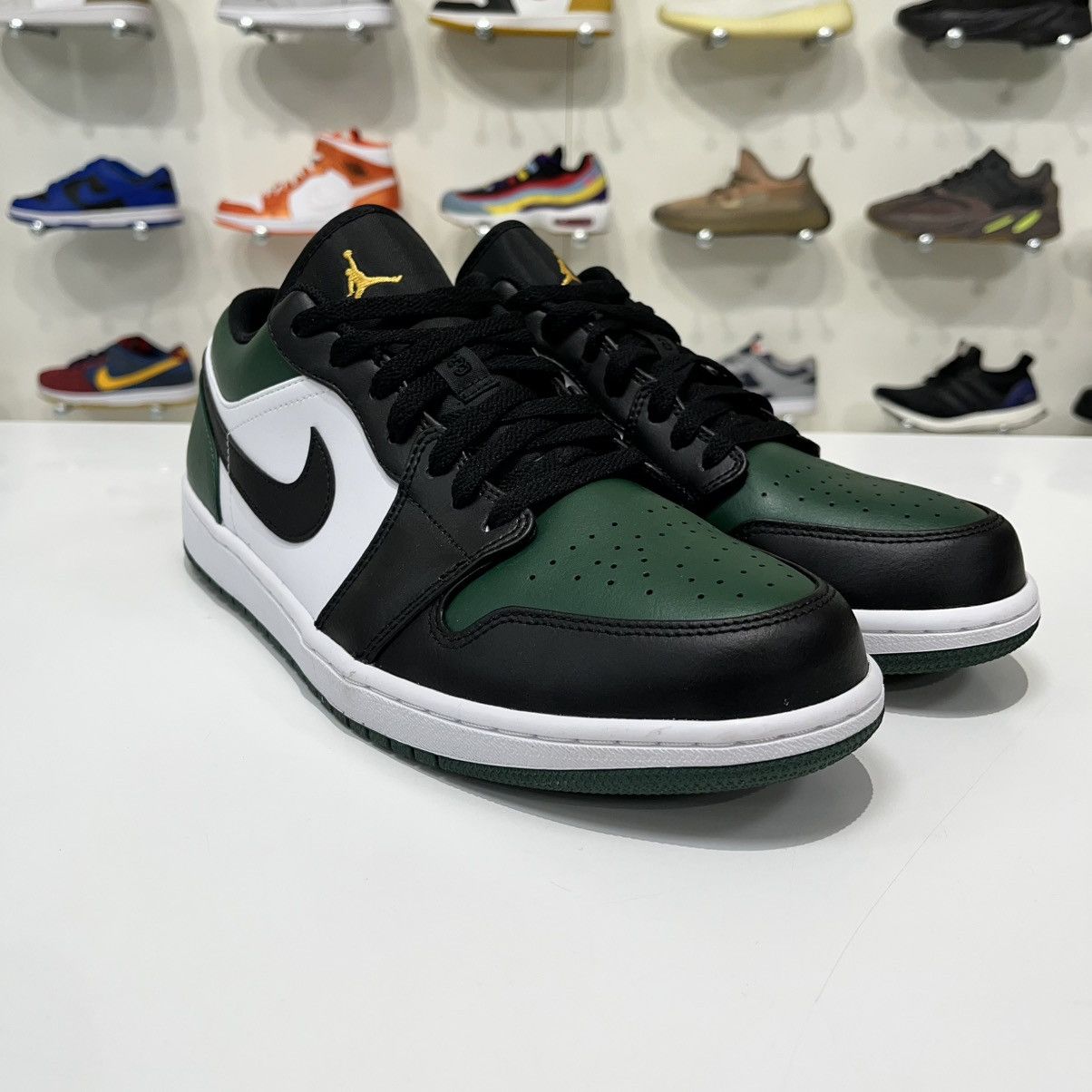 Nike Air Jordan 1 Low Green Toe Size US 12 / EU 45 - 8 Thumbnail
