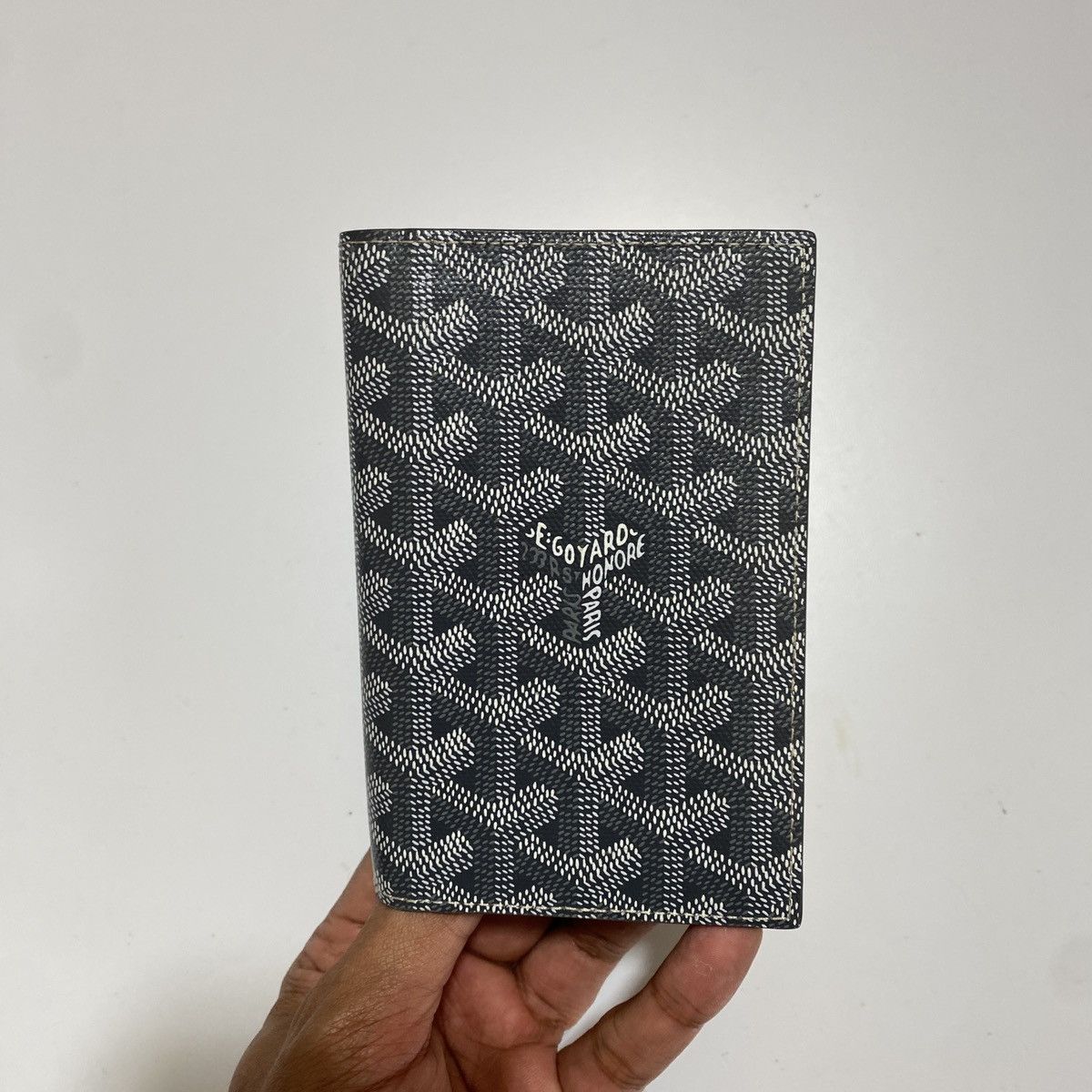 Pre-owned Goyard Gouard Passport Holder Wallet In Grey