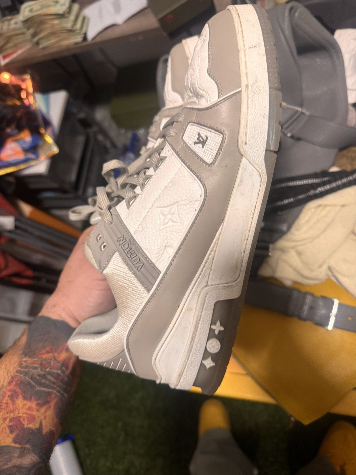 Louis Vuitton louis vuitton trainer gray Size US 10 / EU 43 - 2 Thumbnail