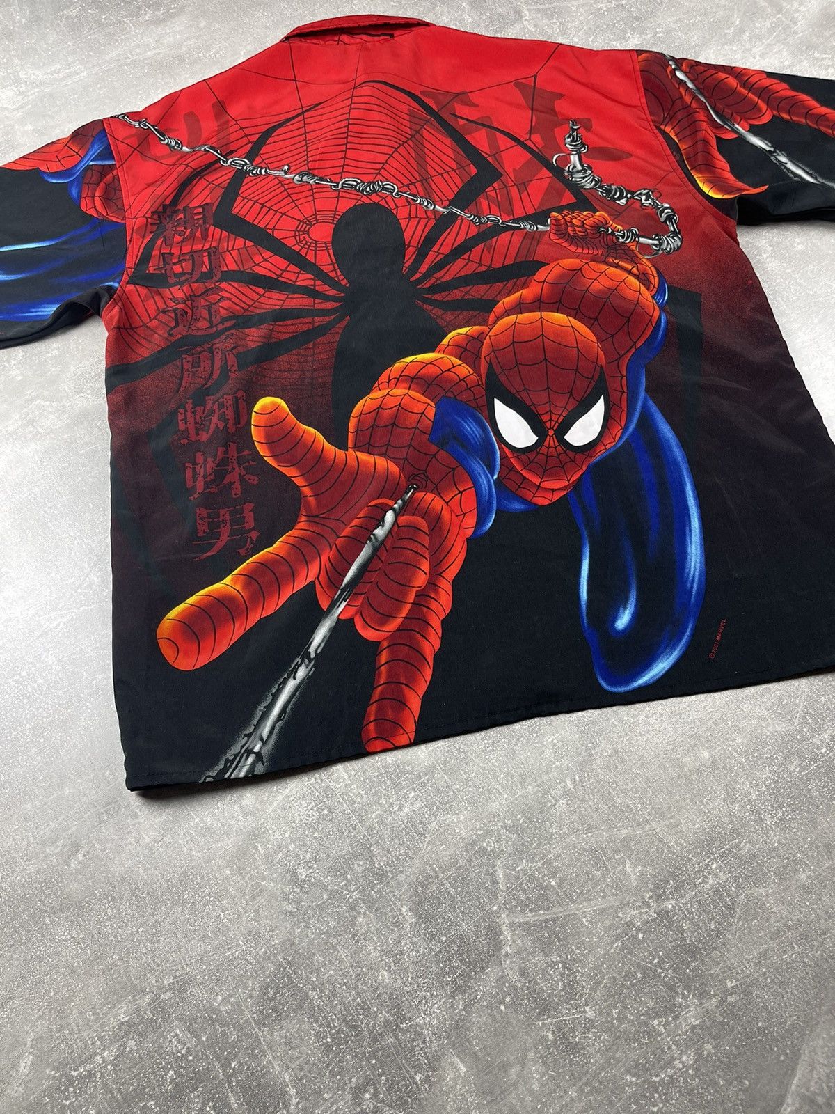 Marvel Comics × Vintage Vintage Spider Man Black Big Log Hawaiian Shirt Marvel 2001 Size US XL / EU 56 / 4 - 11 Thumbnail