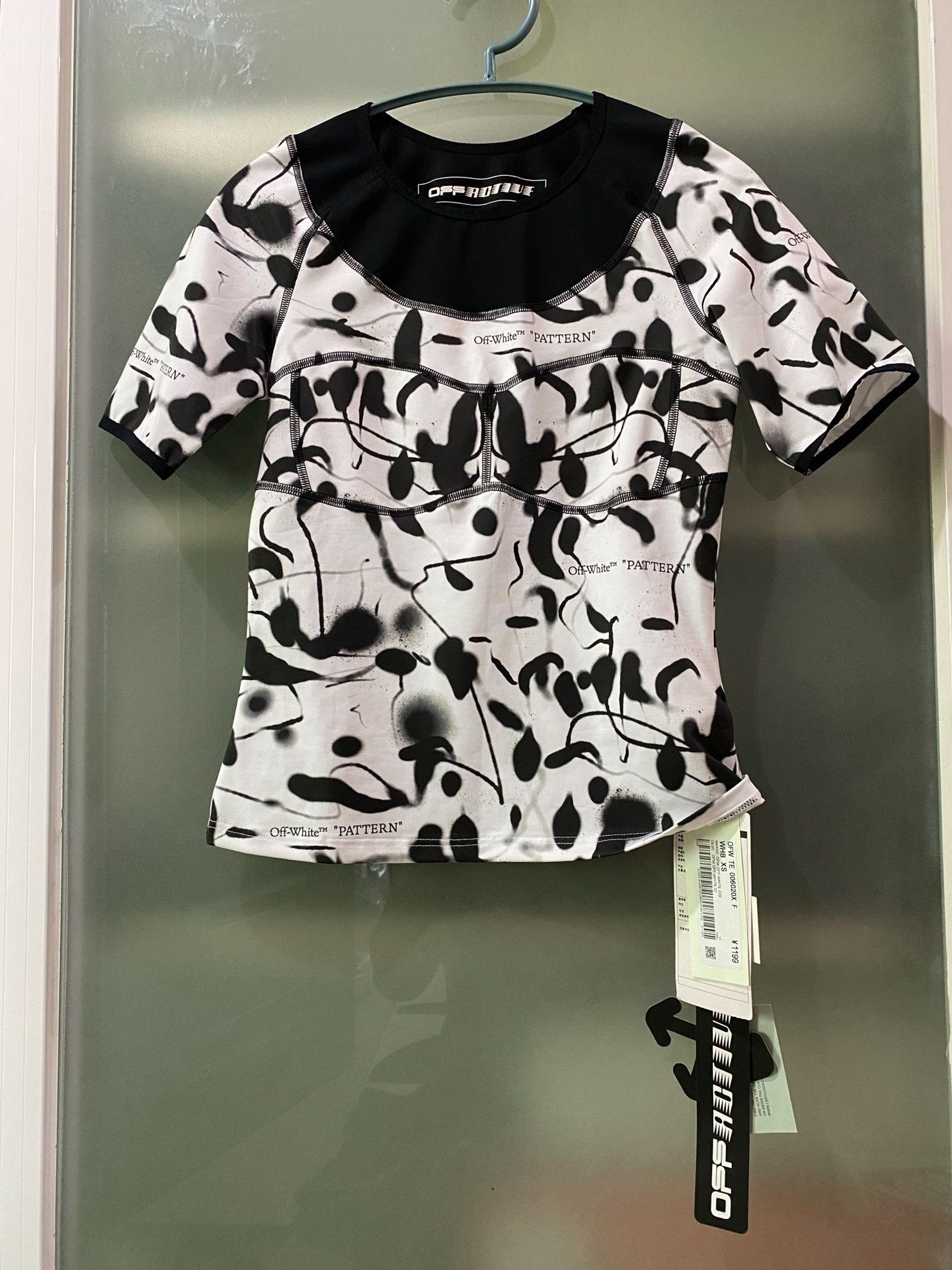 Off-White Off-White Colorblock Print Short-Sleeve XS Size XS / US 0-2 / IT 36-38 - 1 Thumbnail