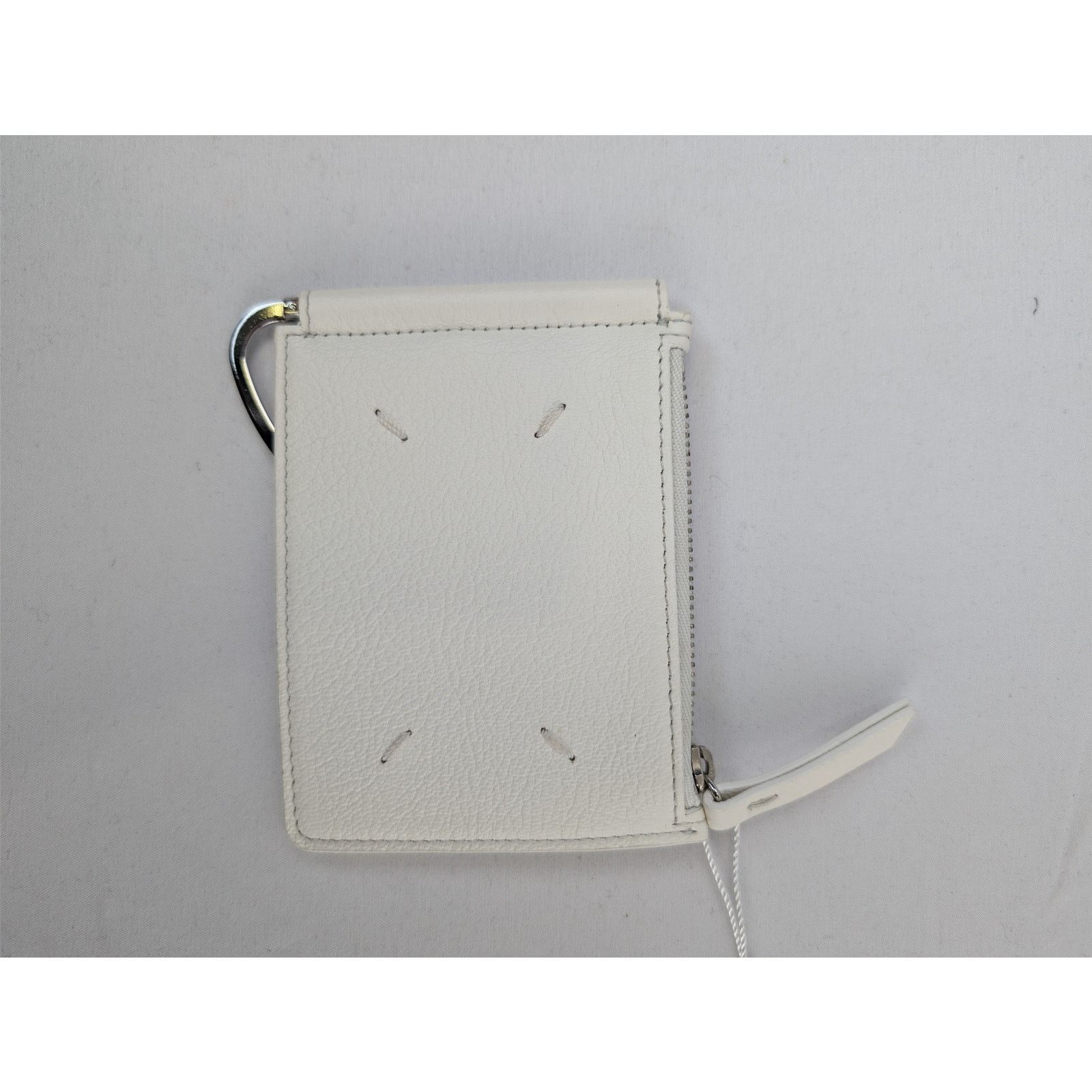Maison Margiela o1rshd1 Size: OS / Grainy Leather Money Clip Wallet in White Size ONE SIZE - 12 Thumbnail