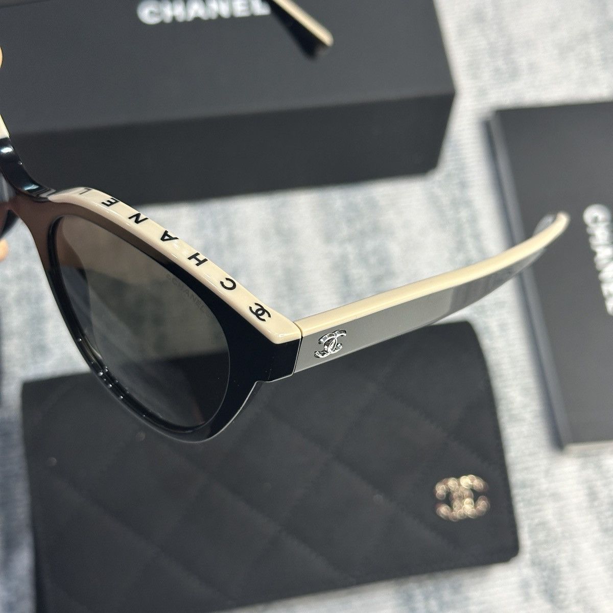 Chanel CHANEL 0CH5414 C534/3 SUNGLASSES Size ONE SIZE - 4 Thumbnail