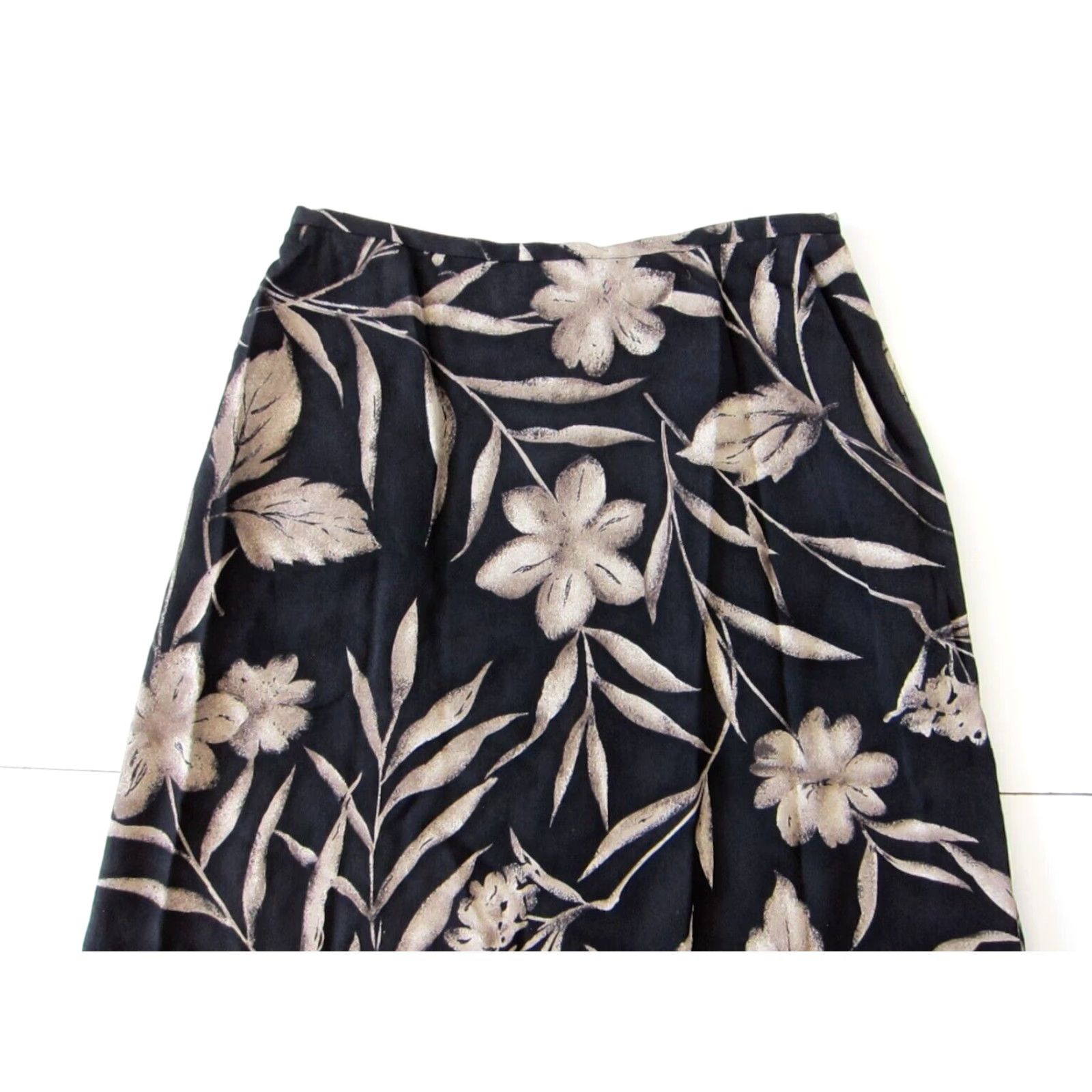 Jones New York NWT Jones New York Silk Black Floral Pocket Button Maxi Skirt 10P Women Long Silk Floral Pattern Maxi Skirt 10P Womens Size 32" / US 10 / IT 46 - 5 Thumbnail