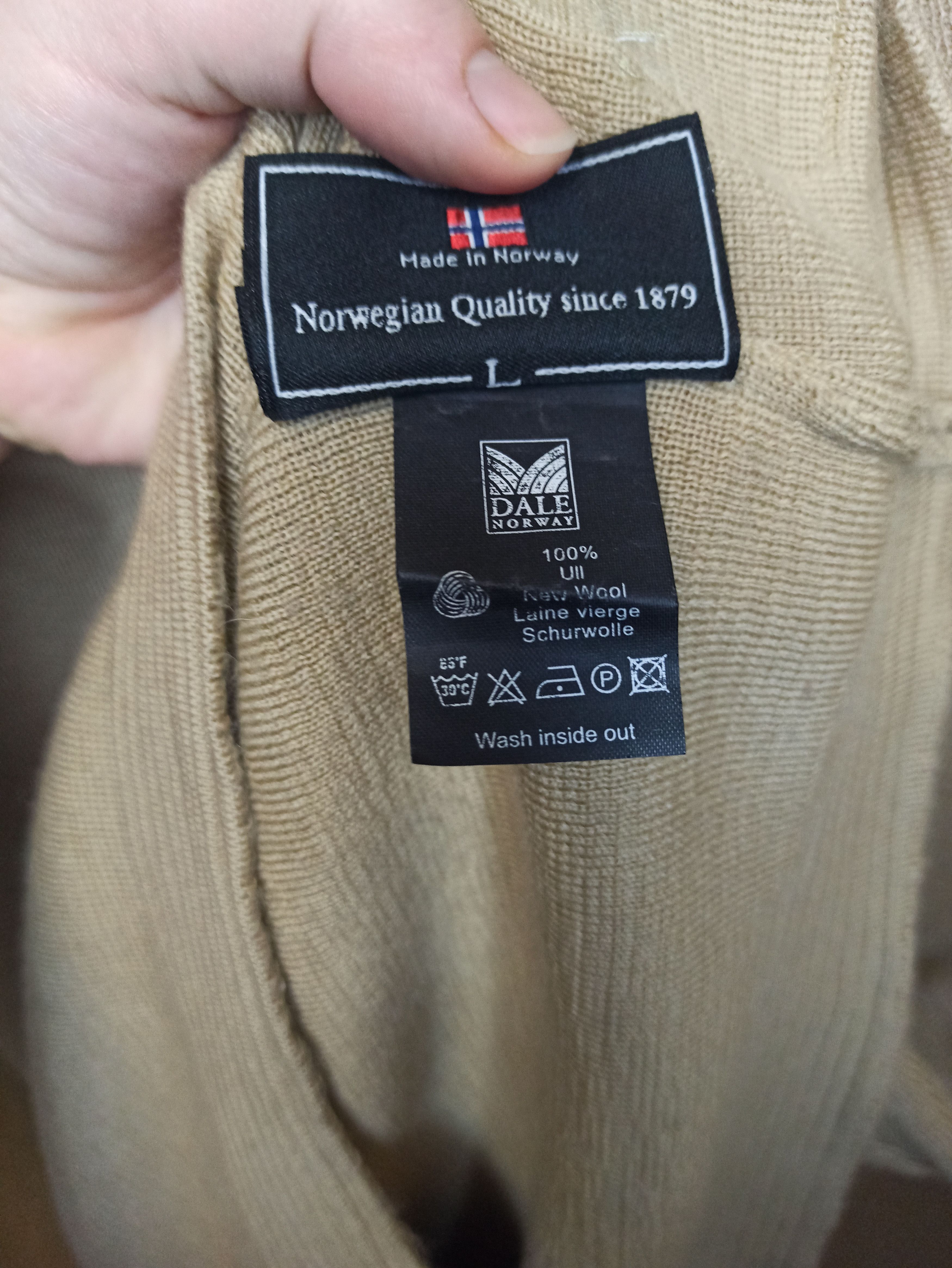 Dale Of Norway Men sweaters knitwear Dale of norway size L 100% merino wool Size US L / EU 52-54 / 3 - 7 Thumbnail