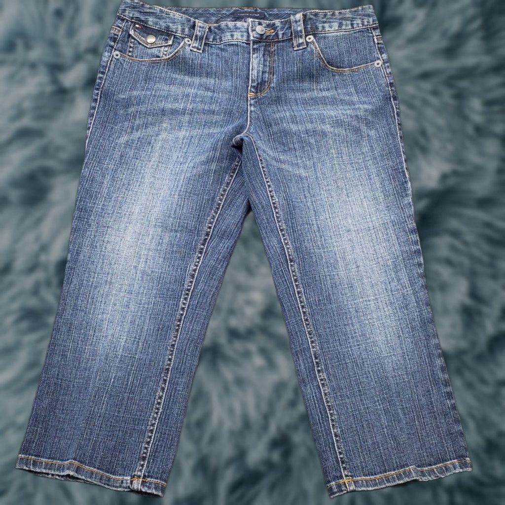 Tommy Hilfiger Tommy Hilfiger Capri Jeans Women 6 Blue Denim Whiskered Medium Wash Straight Leg jeans Women 6 Blue Denim Capri Whiskered Medium Wash Straight Leg Size 28" / US 6 / IT 42 - 1 Thumbnail