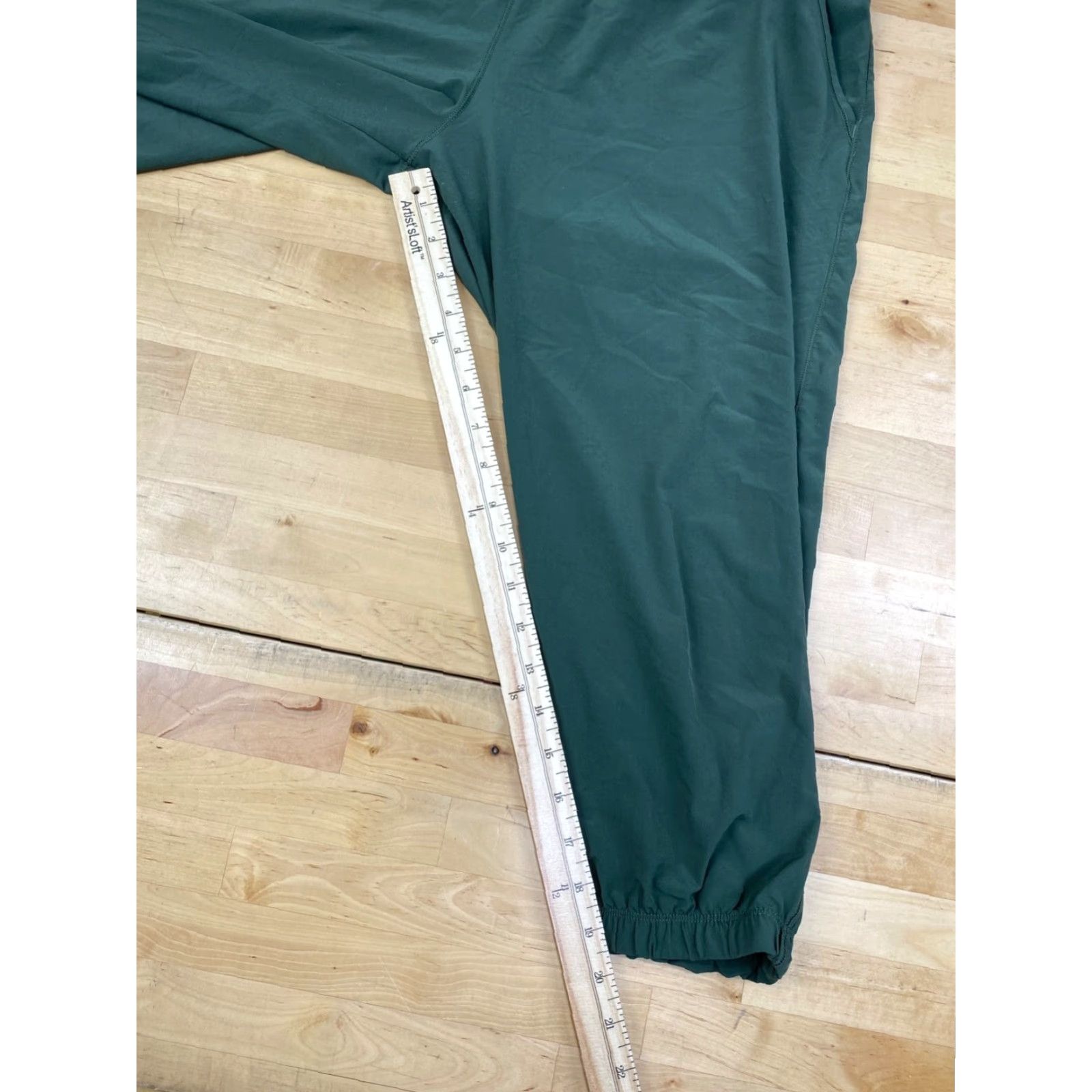 Under Armour Under armour Cropped Pants Womens M Green Drawstring Activewear #9986 Size 32" / US 10 / IT 46 - 7 Thumbnail