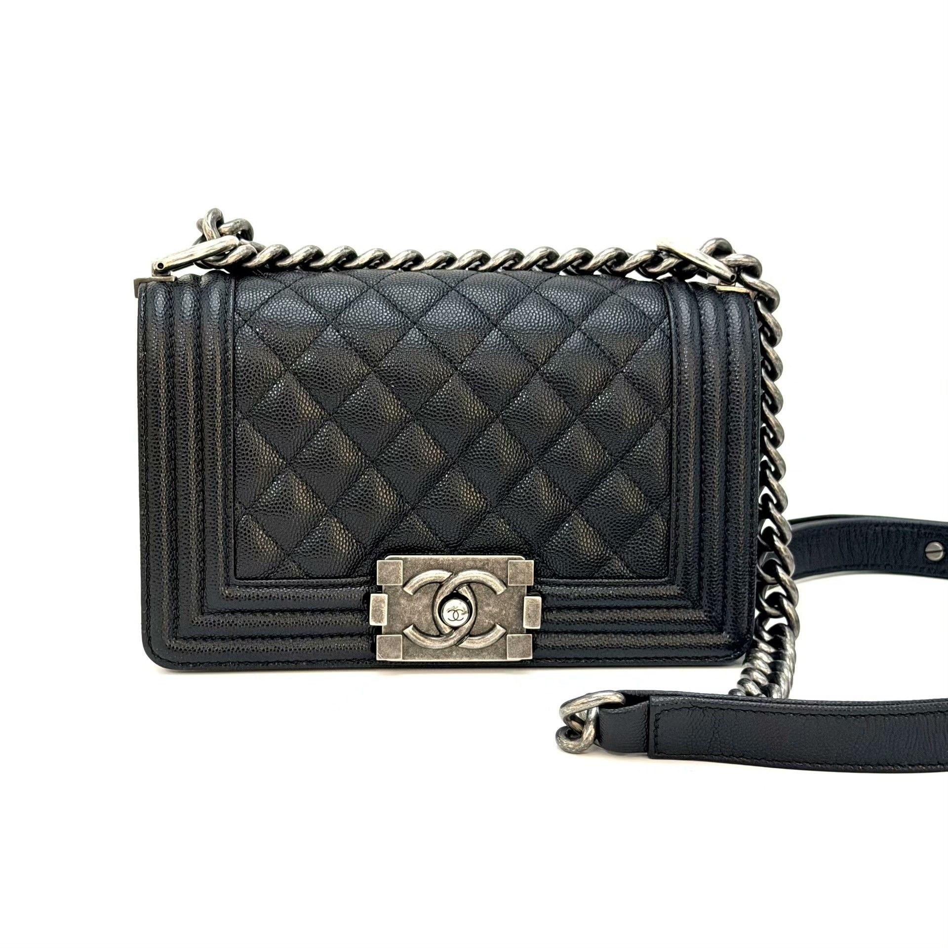 Chanel Pre-loved Bag Very good condition Size ONE SIZE - 1 Thumbnail