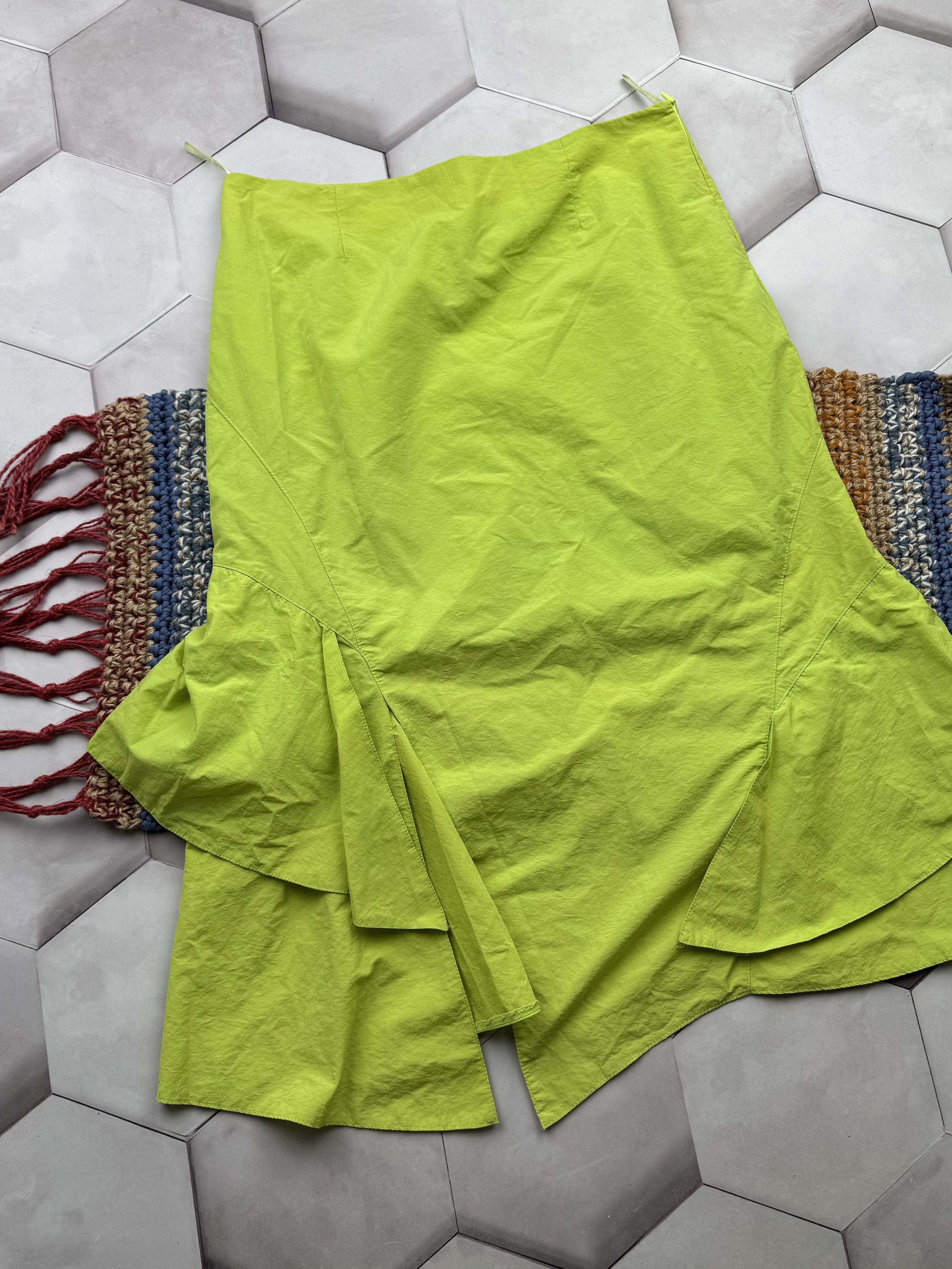 Vintage Vintage Asymmetry Flare Skirt (E4) Size 32" / US 10 / IT 46 - 2 Thumbnail