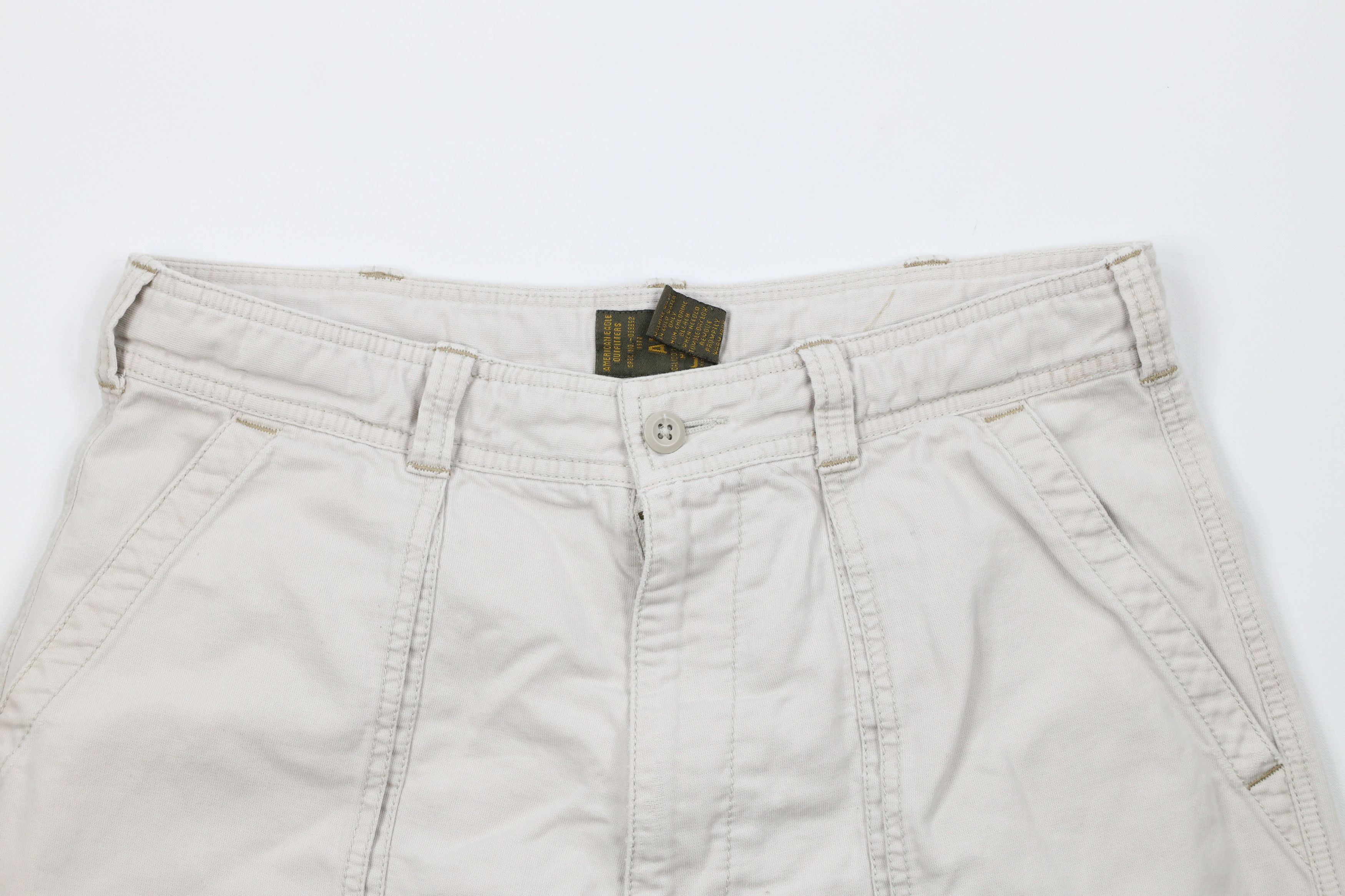 American Eagle Outfitters Vintage American Eagle Outfitters Fit Cargo Shorts Beige Size US 32 / EU 48 - 2 Thumbnail