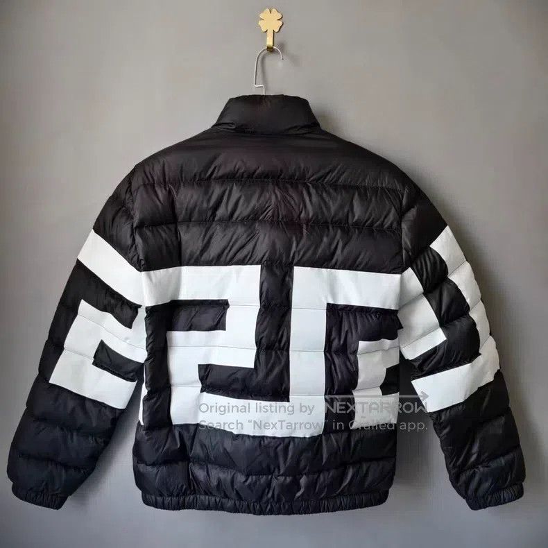 Versace Versace Greek back letter logo down jacket Size US L / EU 52-54 / 3 - 2 Thumbnail