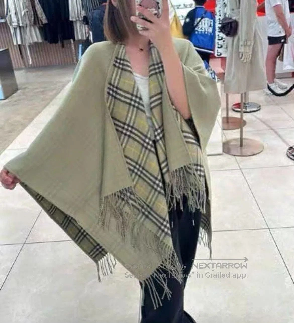 Burberry Burberry New Reversible Wool Cape. Size ONE SIZE - 2 Thumbnail
