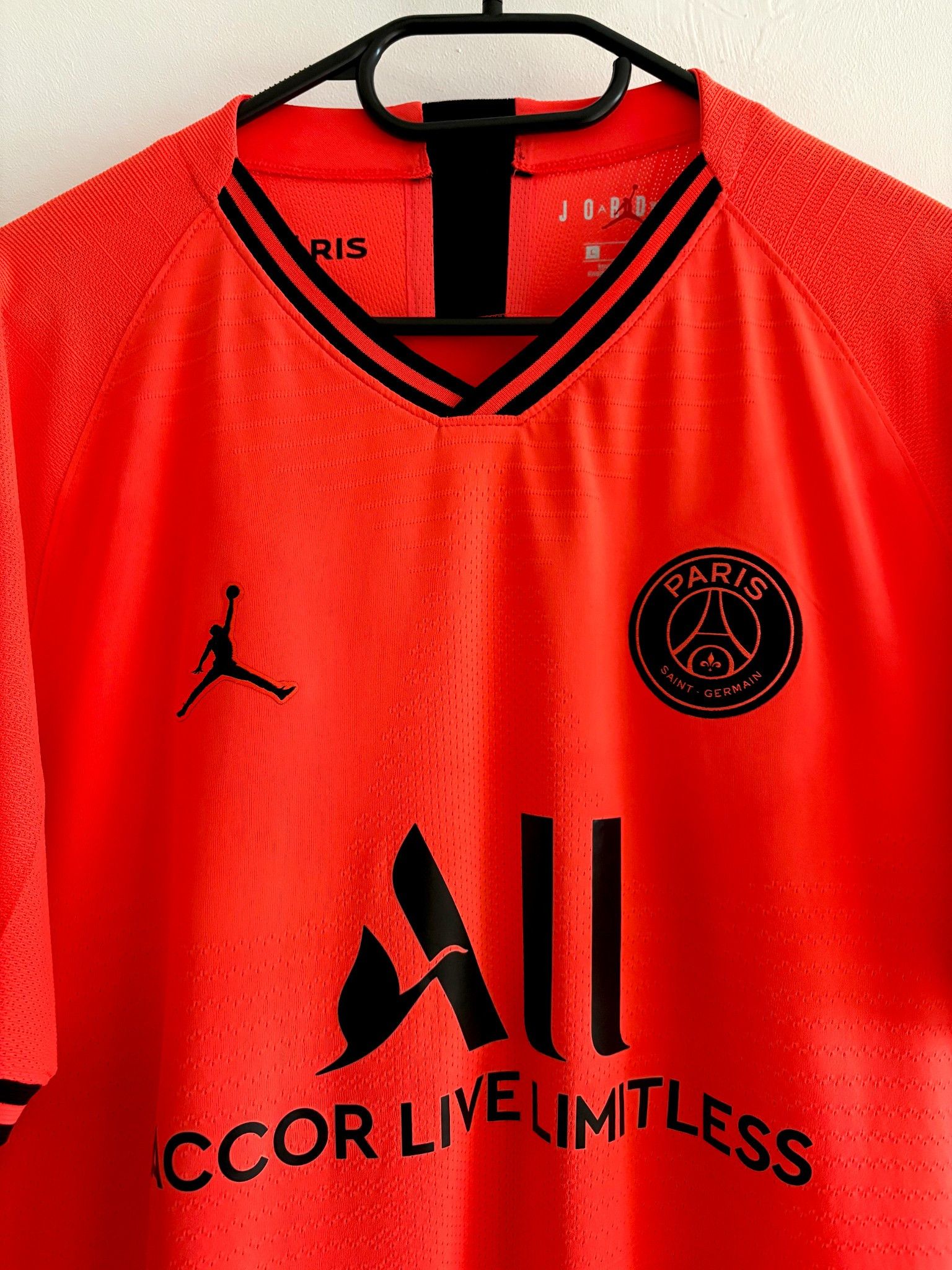 Jordan Brand PSG 2019/20 Away - Icardi 18 - Authentic Player Version Size US L / EU 52-54 / 3 - 4 Thumbnail