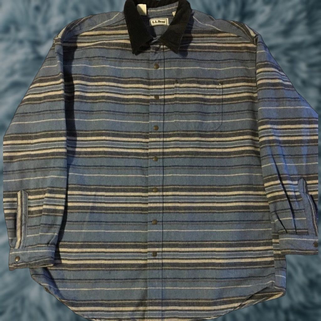 Vintage VINTAGE LL Bean Chore Shirt Jacket XL T Blue Cotton Flannel 90s 80s Aztec Grunge Cowboy cowboy USA Southwestern Rodeo USA Mens Button-Up Shirt Jacket Size US XL / EU 56 / 4 - 1 Thumbnail