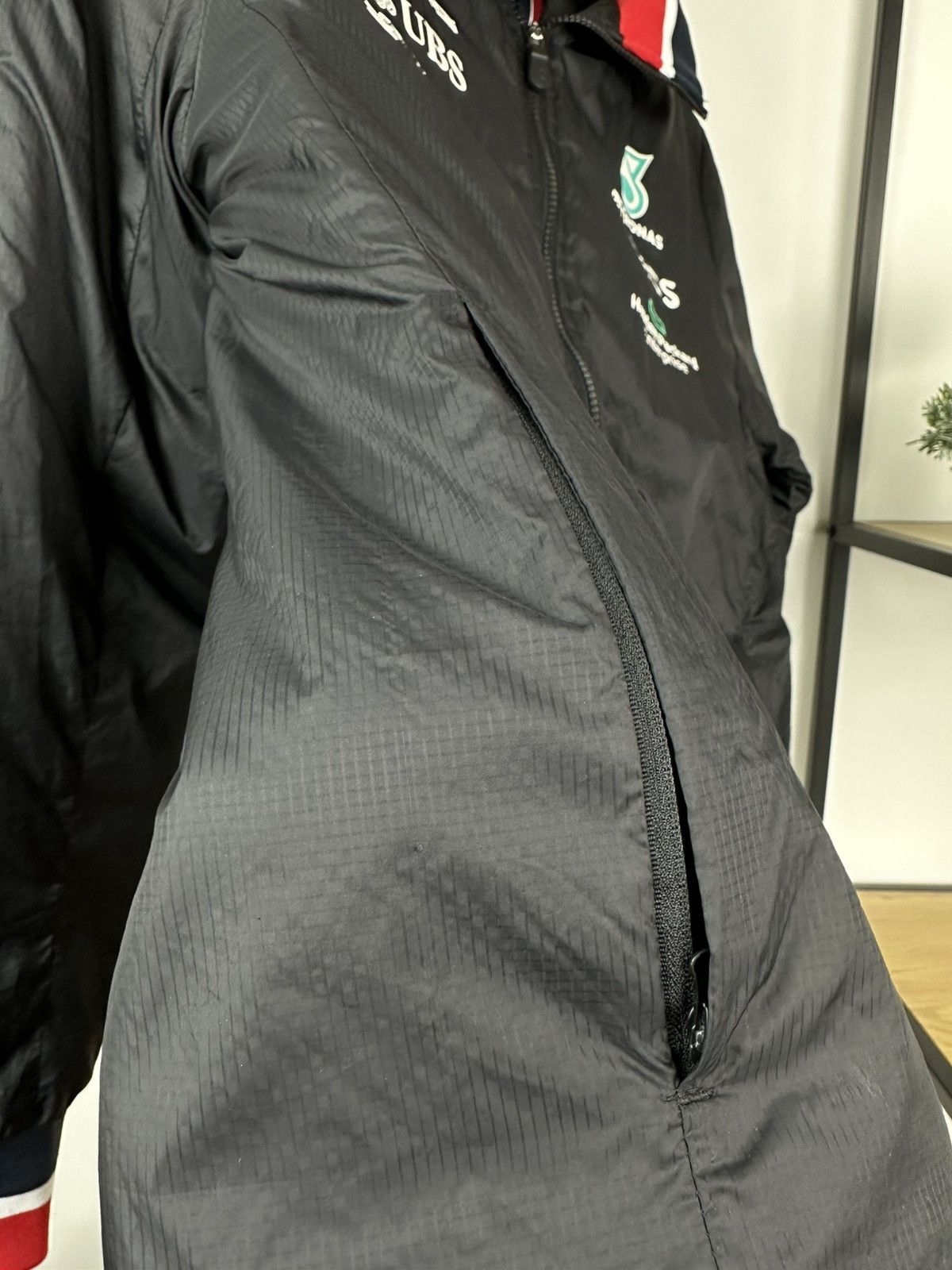 Mercedes-Benz Mercedes AMG Petronas Racing F1 jacket Team Formula 1 Benz S Size US S / EU 44-46 / 1 - 11 Thumbnail
