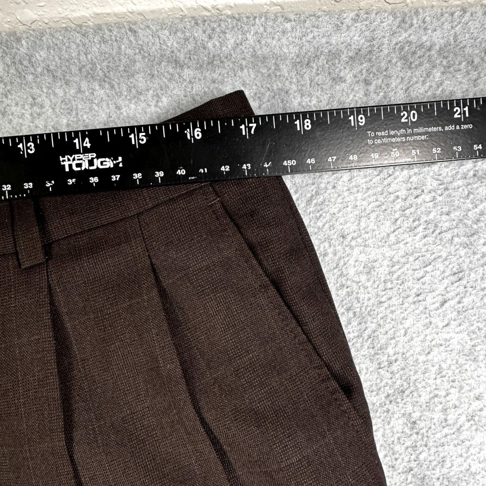 Vintage Oxford Clothes Mens Dress Pants 34x30 Brown Pleated Cuffed Straight Leg Business Formal Slashed Pockets Classic Fit Pants Boys? Size US 34 / EU 50 - 4 Thumbnail