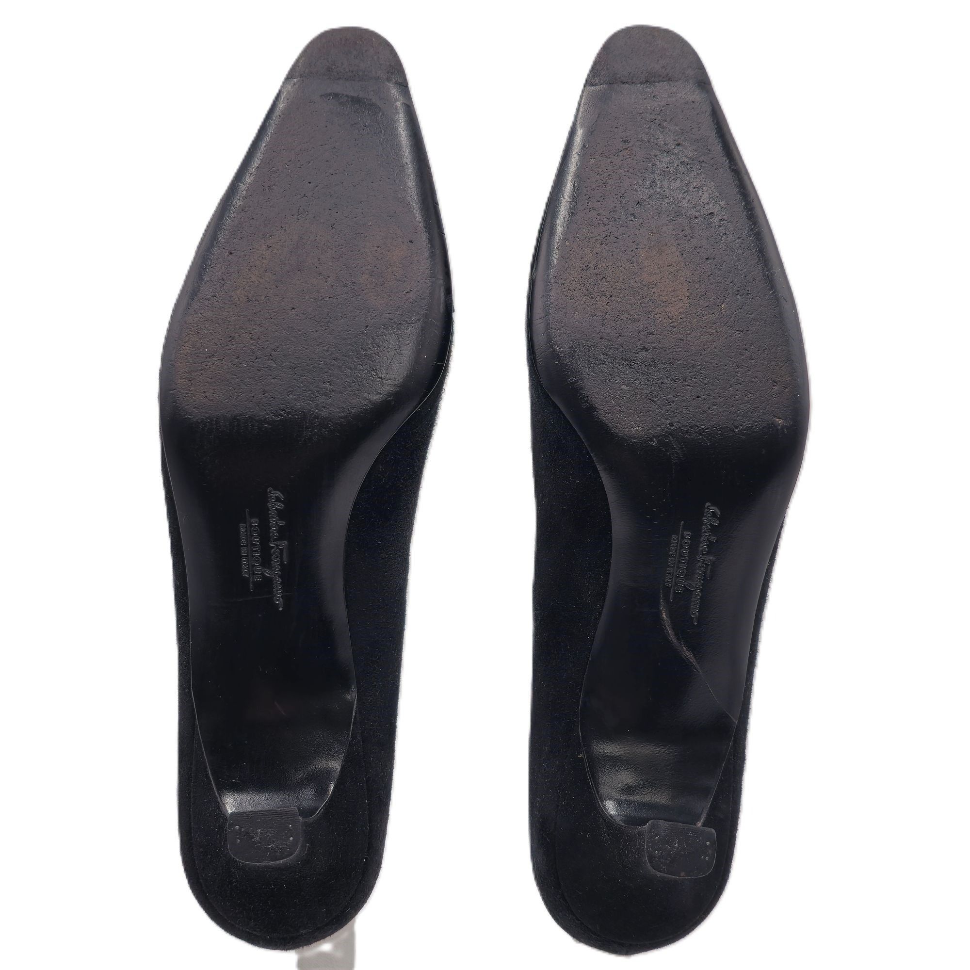 Salvatore Ferragamo Vintage Salvatore Ferragamo Italy Black Suede Pump Women 8.5 Size US 8.5 / IT 38.5 - 4 Thumbnail
