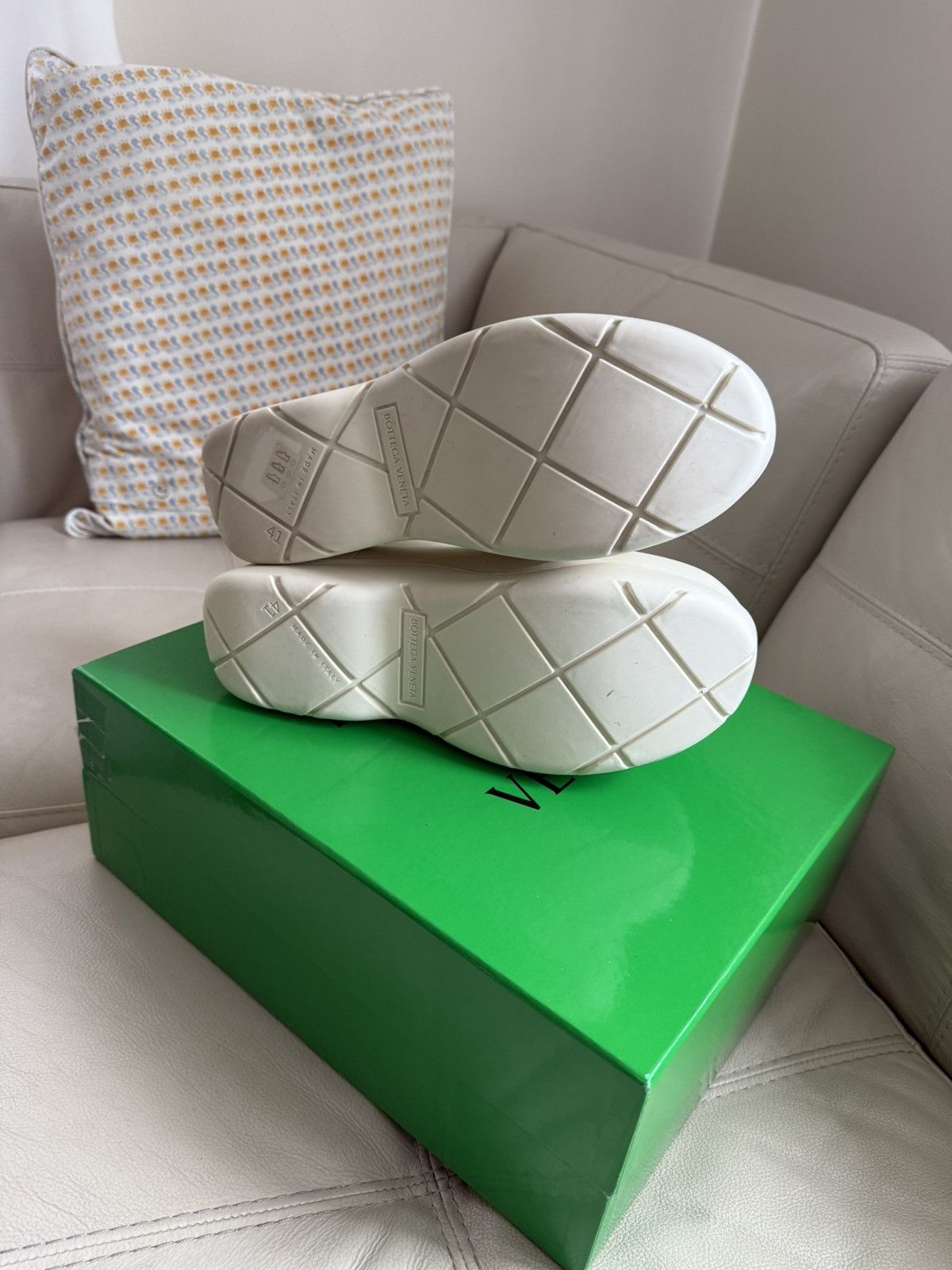 Bottega Veneta Bottega Veneta Puddle Boot Sea Salt White (US M 10-11) Size US 10 / EU 43 - 3 Thumbnail