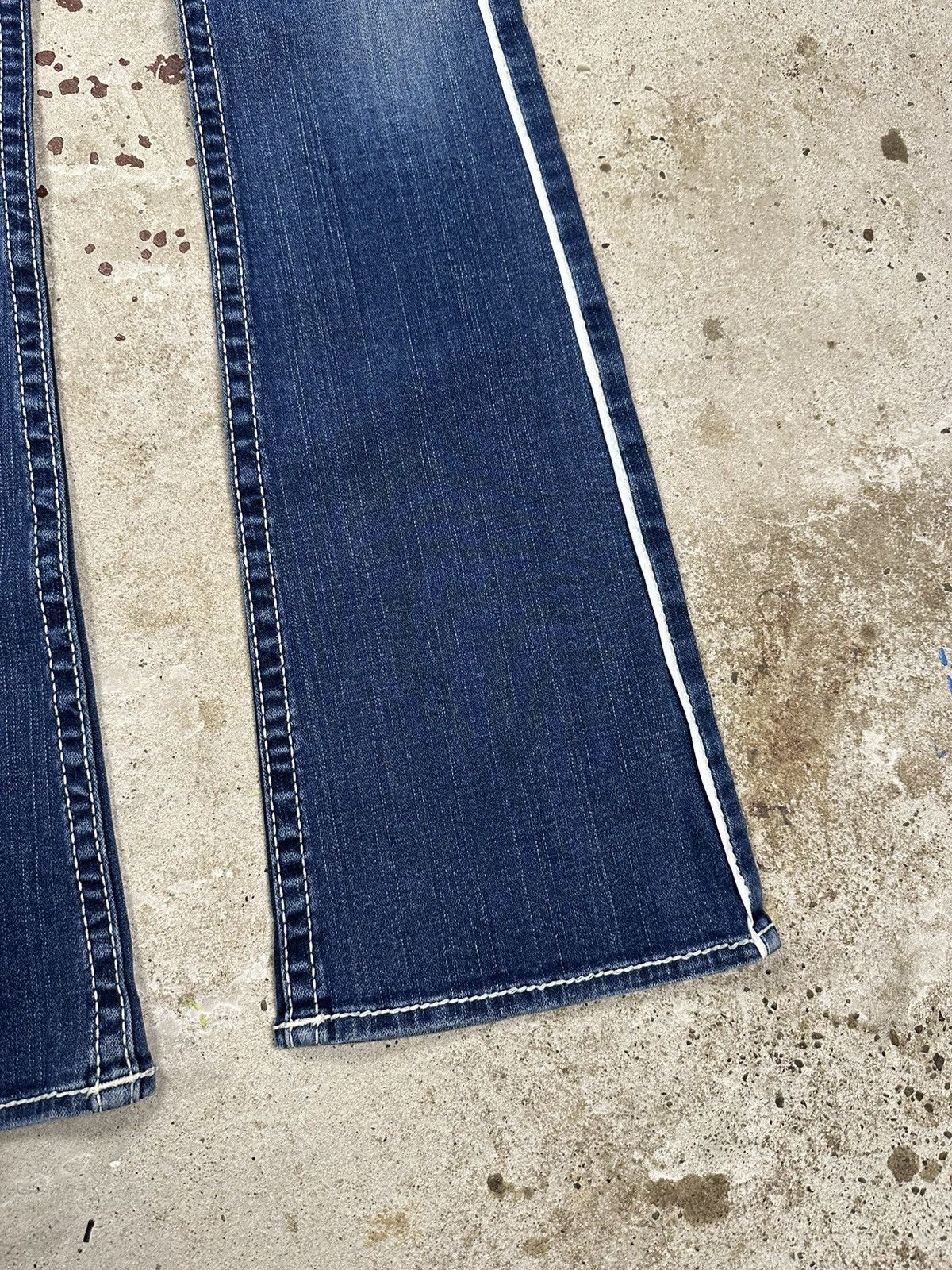 True Religion × Vintage Vintage Y2K True Religion Bobby Big T Flare Denim Pants Jean Size US 27 - 3 Thumbnail