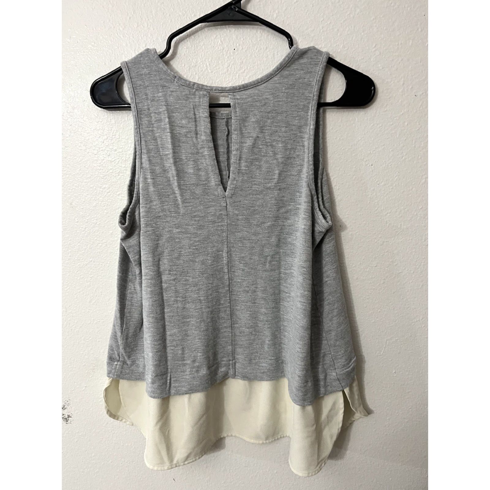 J.Crew J.CREW Gray Drapey Tank Top Sleeveless Crew Neck Women Adult Medium Size M / US 6-8 / IT 42-44 - 3 Thumbnail