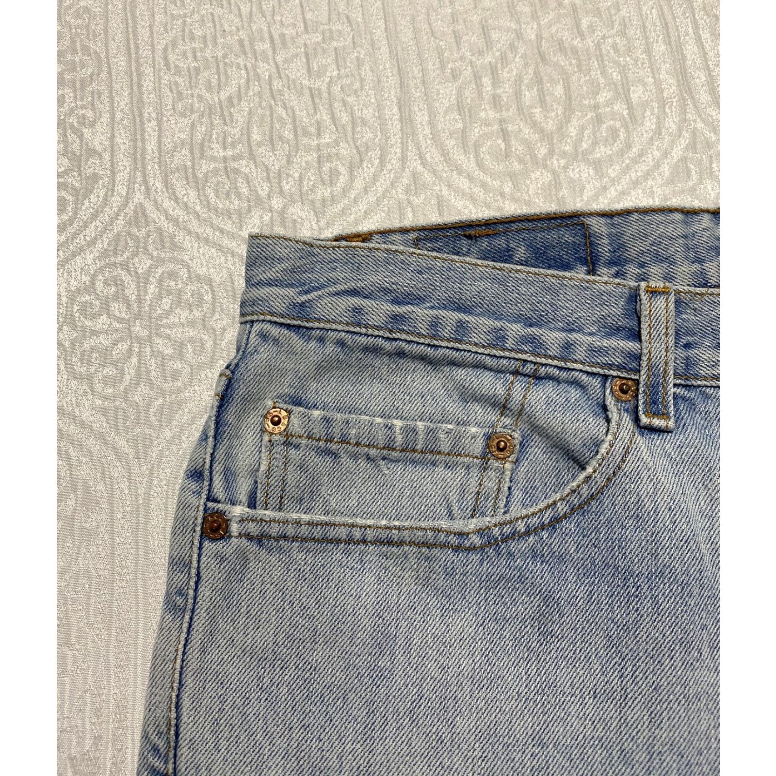Levi's VINTAGE Levi's Jeans 550 Relaxed Fit Light Wash Blue Mens 32x32 90s Tapered Leg 5-Pocket Denim USA Size US 32 / EU 48 - 3 Thumbnail