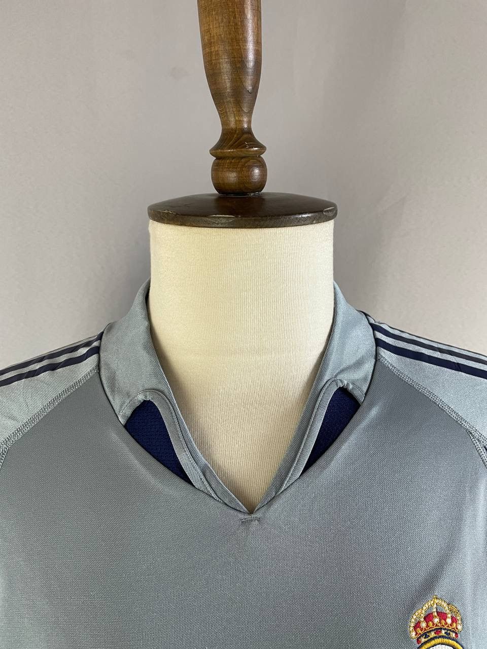 Adidas Adidas Real Madrid 9 Ronaldo 2004 Siemens Vintage RARE Size US L / EU 52-54 / 3 - 7 Thumbnail