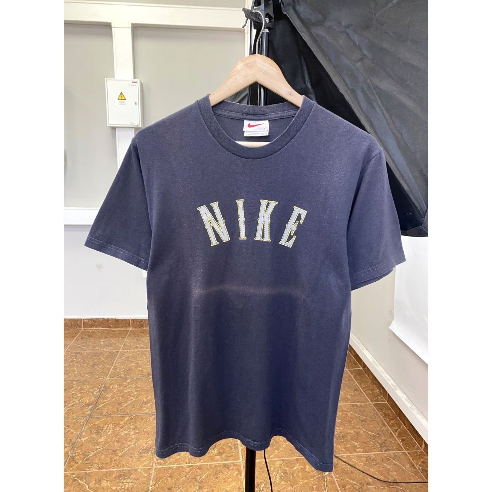 Nike VINTAGE Nike T-Shirt Men S Gray 90s Rare Retro Hype Y2K - Shirt - Mens Size US S / EU 44-46 / 1 - 2 Thumbnail