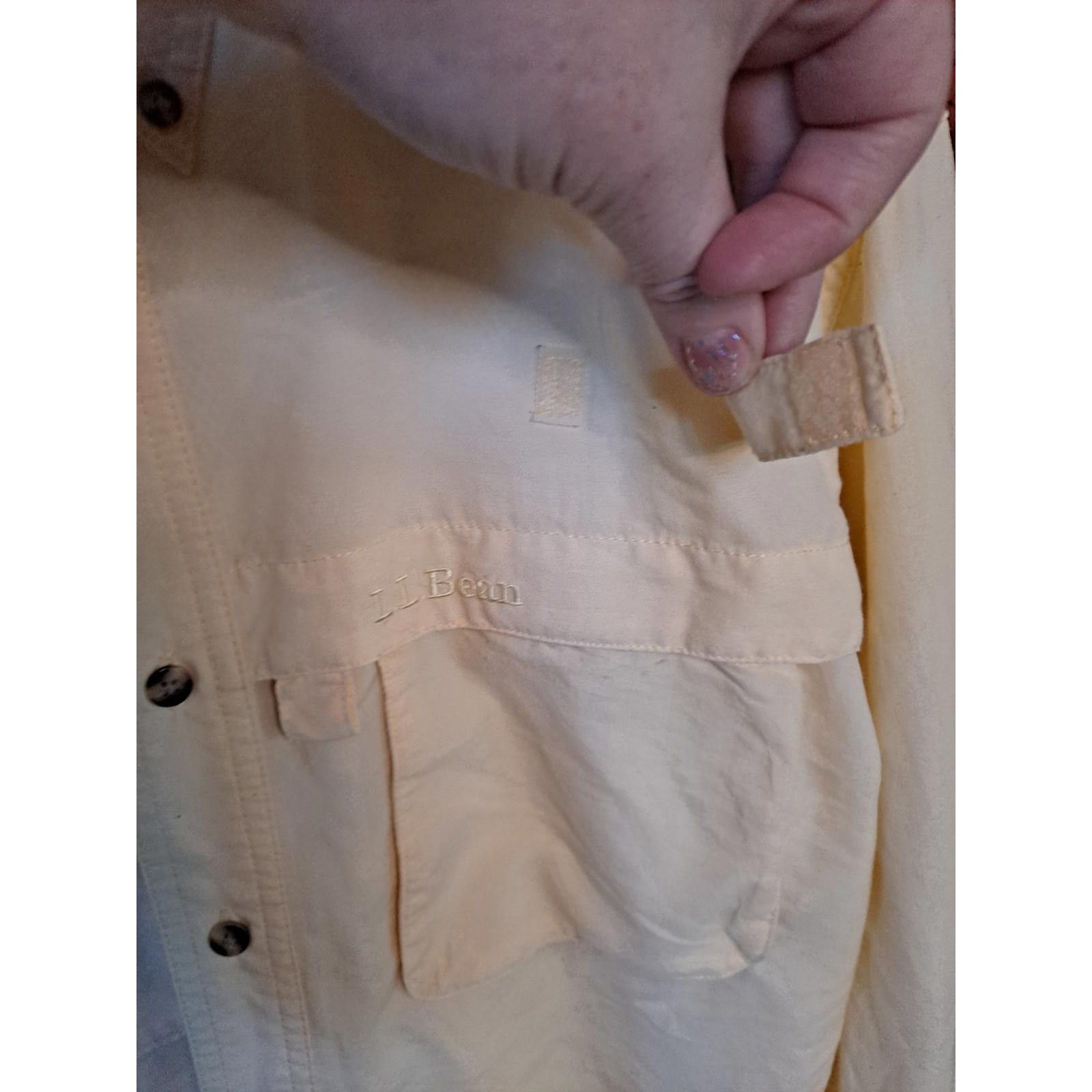L.L. Bean L.L. Bean Off White/Tan Button Up Vented Nylon/Poly Fishing Size US M / EU 48-50 / 2 - 3 Thumbnail