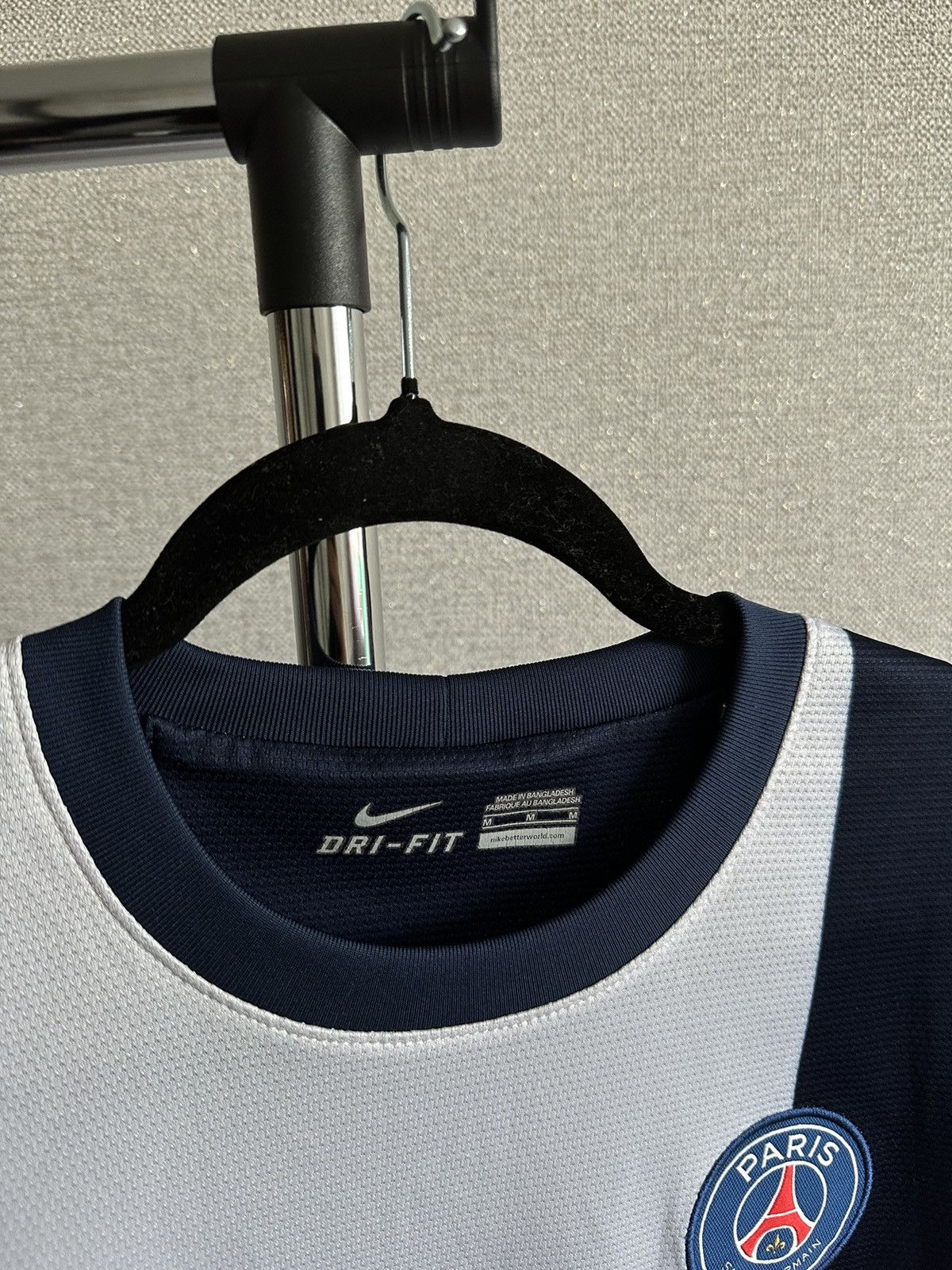 Nike 2013/14 Nike Paris Saint Germain PSG Soccer Jersey Size US M / EU 48-50 / 2 - 5 Thumbnail