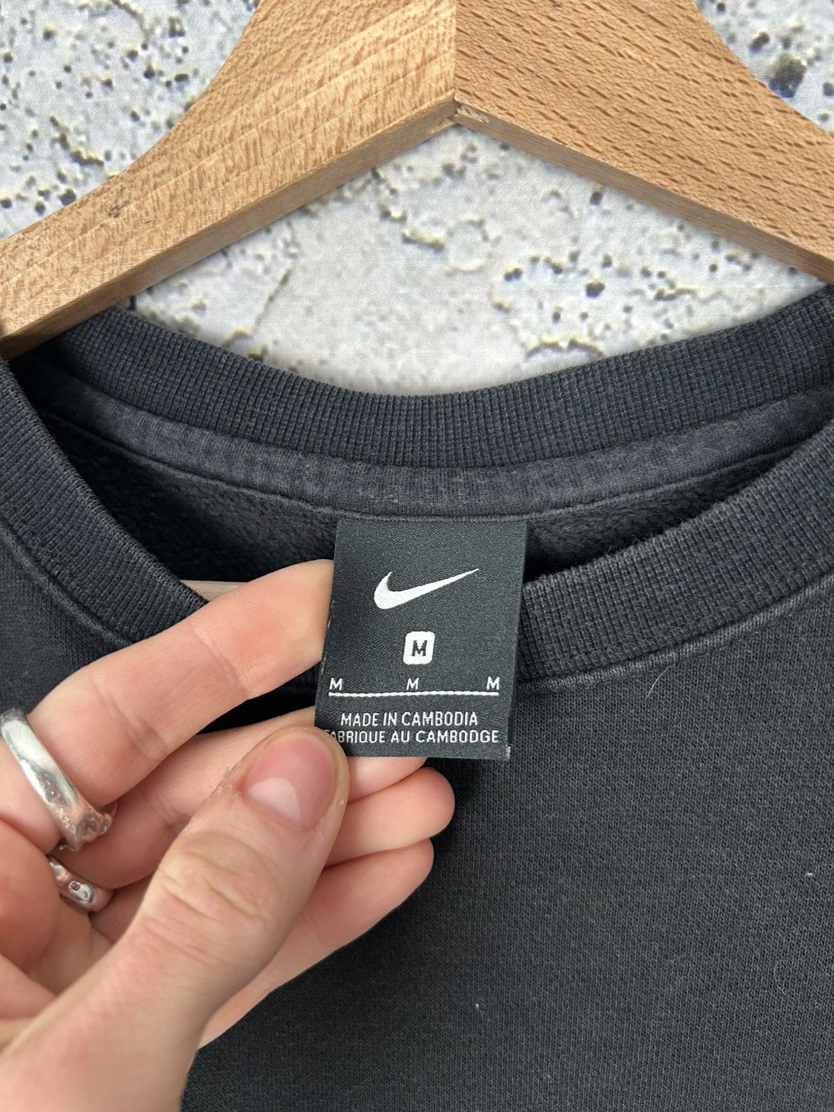 Nike Nike Swoosh Black Crewneck Streetwear Boxy Baggy Rap Size US M / EU 48-50 / 2 - 4 Thumbnail