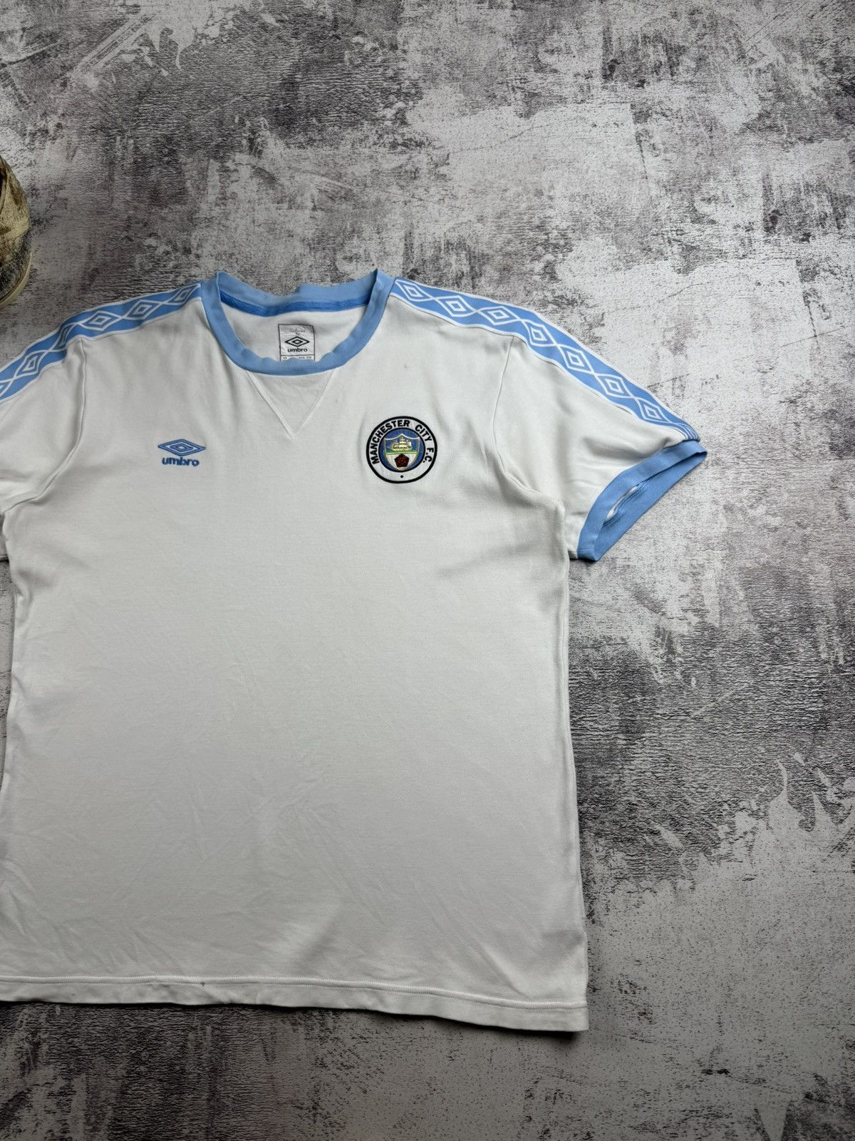 Umbro Manchester City 2009 2010 2011 White Men’s XL Retro Umbro Cotton Jersey T Shirt Size US XL / EU 56 / 4 - 3 Thumbnail