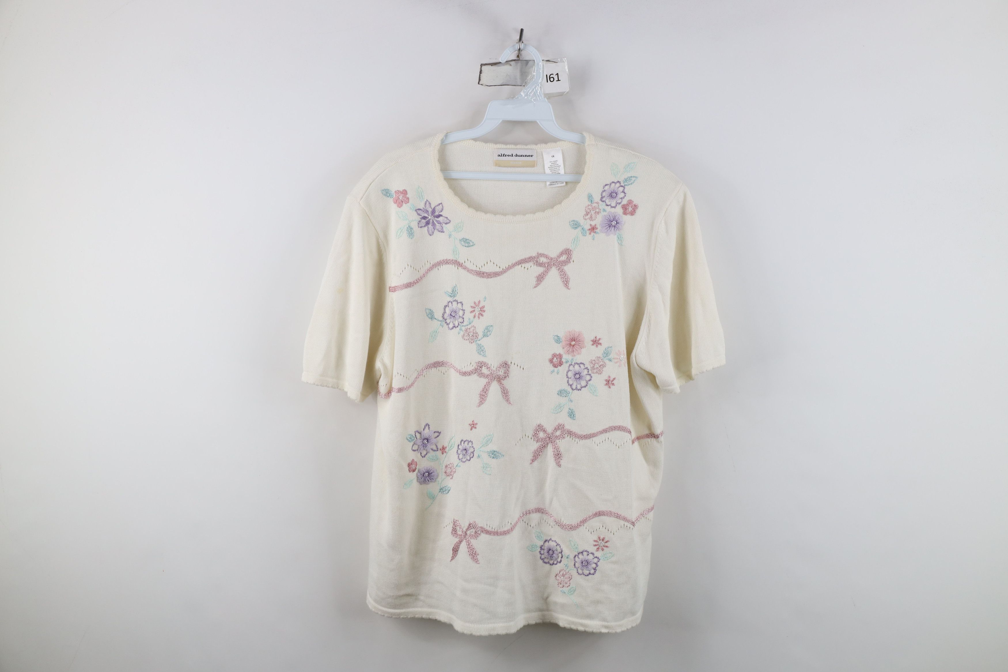 Vintage Vintage 90s Streetwear Flower Bowtie Knit Sweater White Size XL / US 12-14 / IT 48-50 - 1 Thumbnail