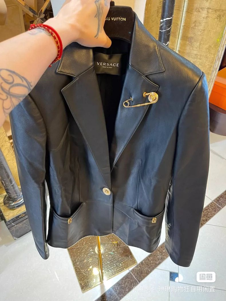 Versace Versace Sheepskin blazer Size M / US 6-8 / IT 42-44 - 1 Thumbnail
