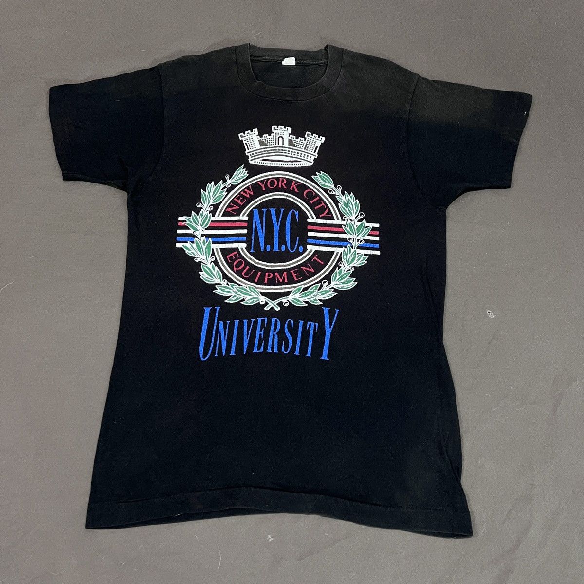 Vintage Vintage 90s NYC NEW YORK CITY UNIVERSITY Promo Tee Size US L / EU 52-54 / 3 - 1 Thumbnail