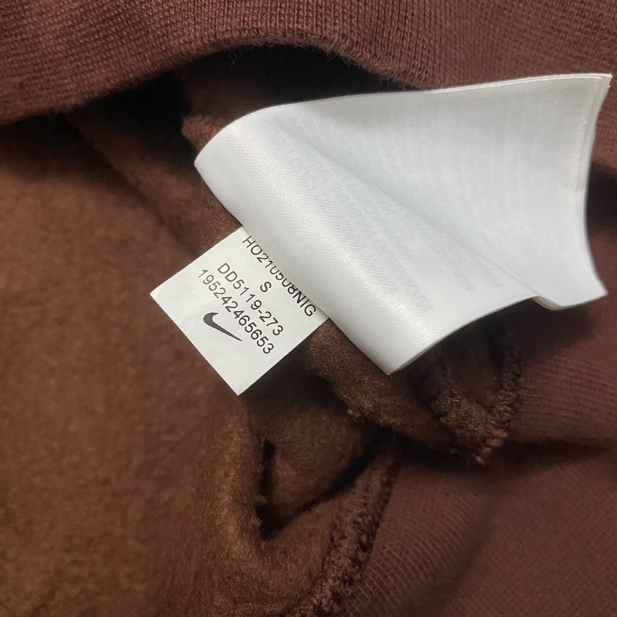 travis scott nike center swoosh
