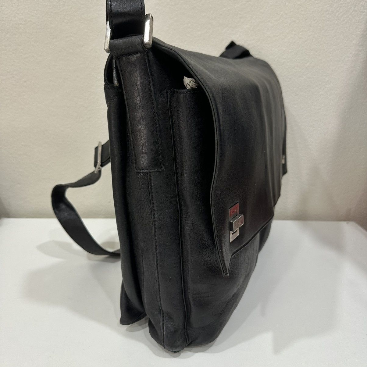 Gucci GUCCI BLACK LEATHER MESENGGER BAG 22 Size ONE SIZE - 4 Thumbnail