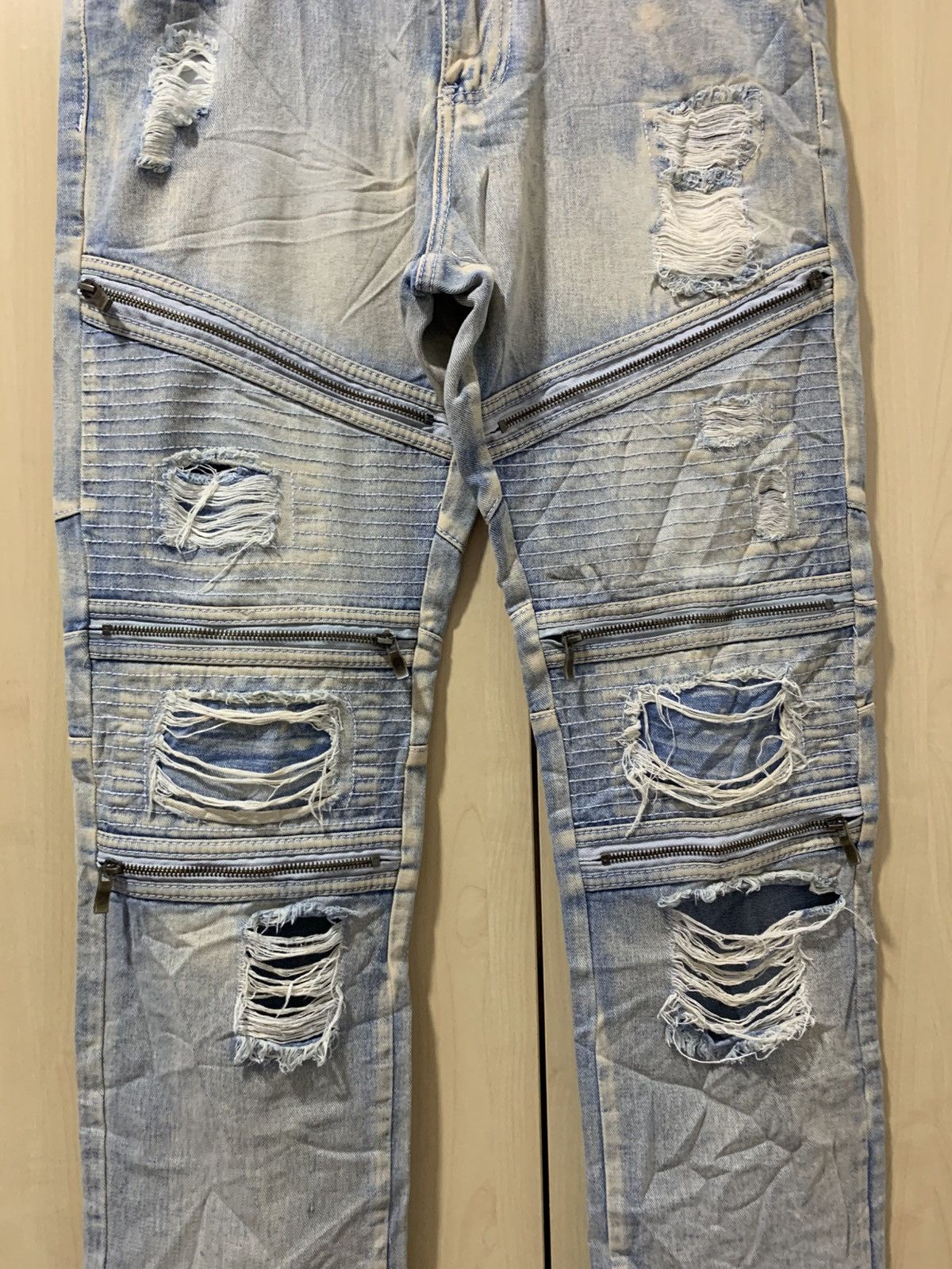 Fashion Victim Victorious Premium Jeans distressed denim zipper Size US 34 / EU 50 - 6 Thumbnail