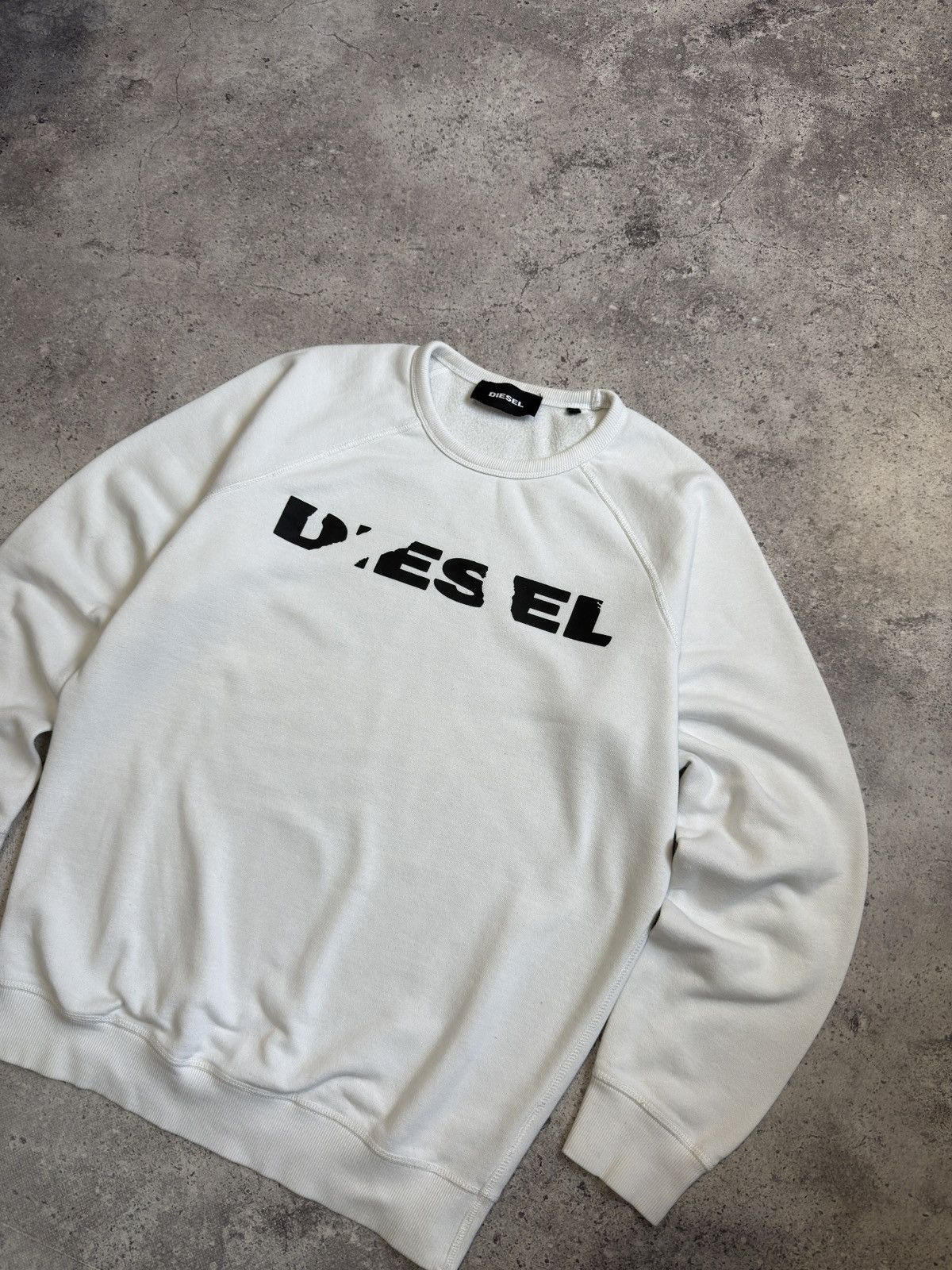 Diesel Vintage Diesel Cracked Logo Effect White Sweatshirt Size US S / EU 44-46 / 1 - 2 Thumbnail