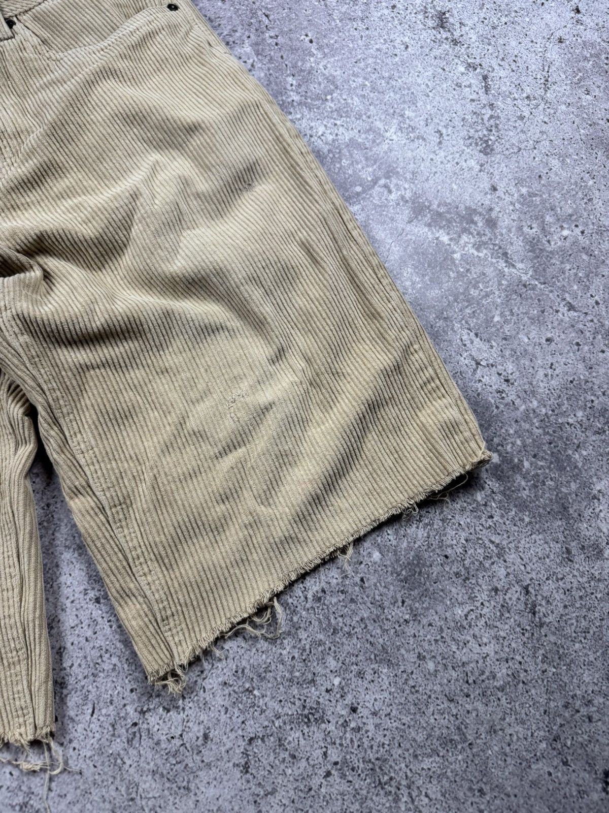 Empyre VINTAGE EMPYRE DISTRESSED BAGGY CORDUROY SHORTS JAPANESSE Size US 30 / EU 46 - 7 Thumbnail