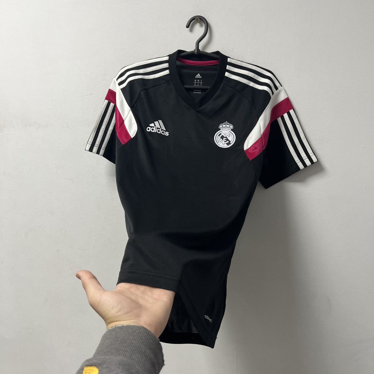 Vintage Mens Vintage Adidas Real Madrid T Shirt Size US S / EU 44-46 / 1 - 8 Thumbnail